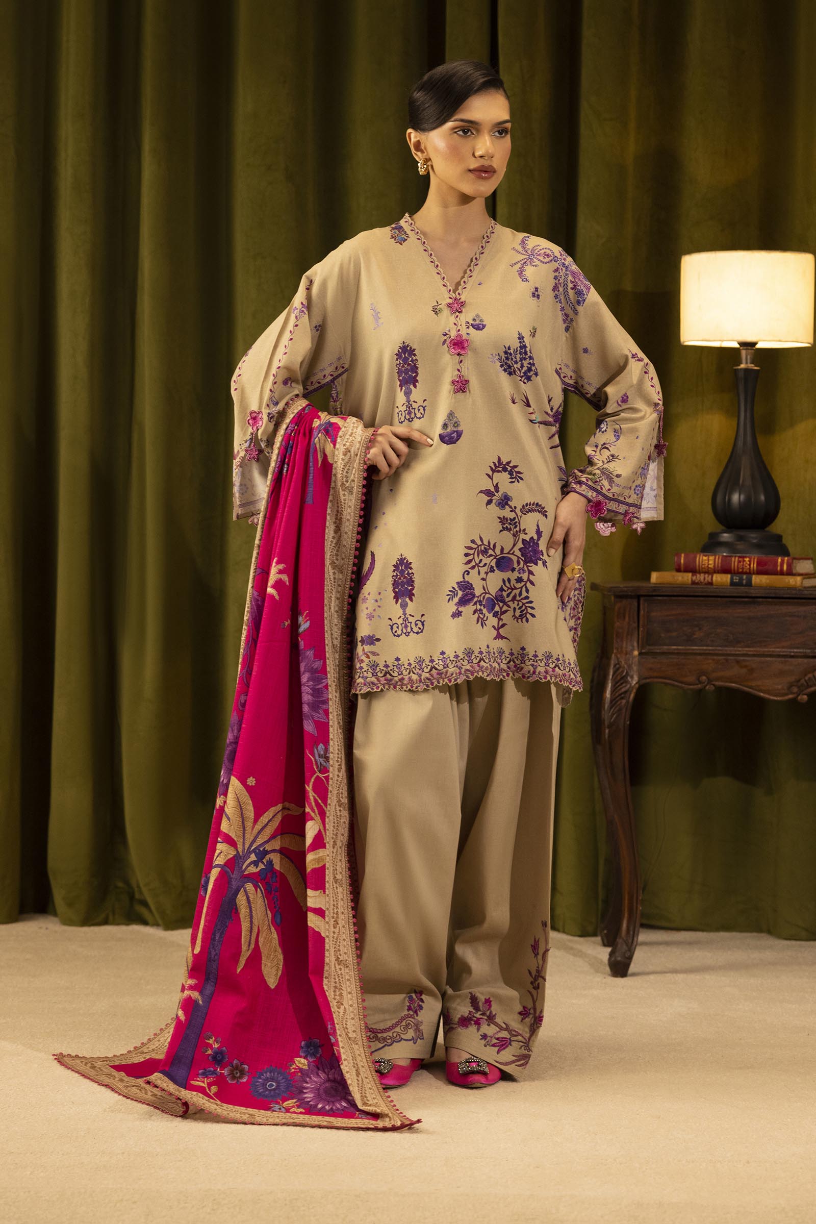 Unstitched Linen Muzlin 3 Piece Suit Main image