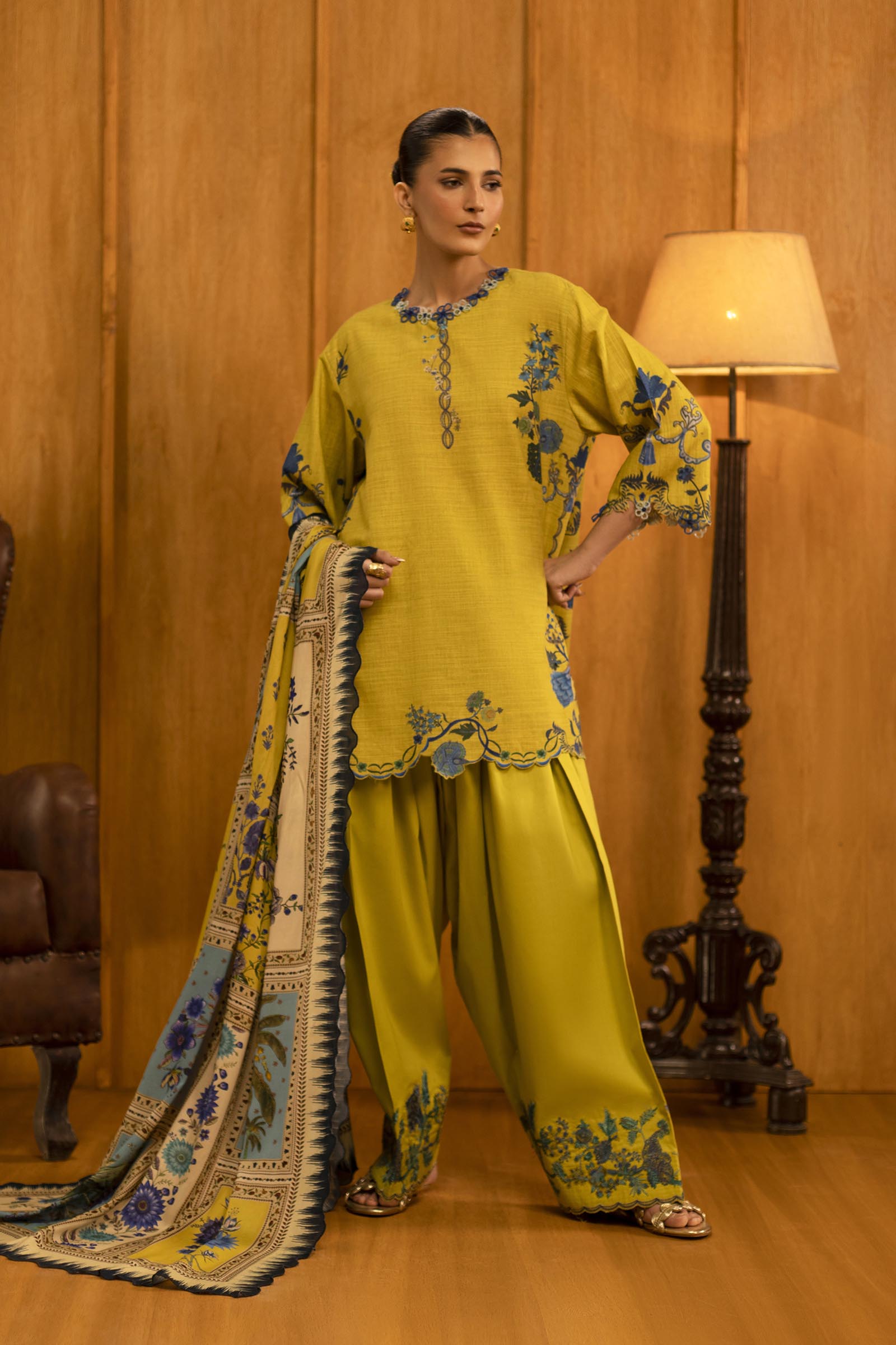 Unstitched Slub Muzlin 3 Piece Suit Main image