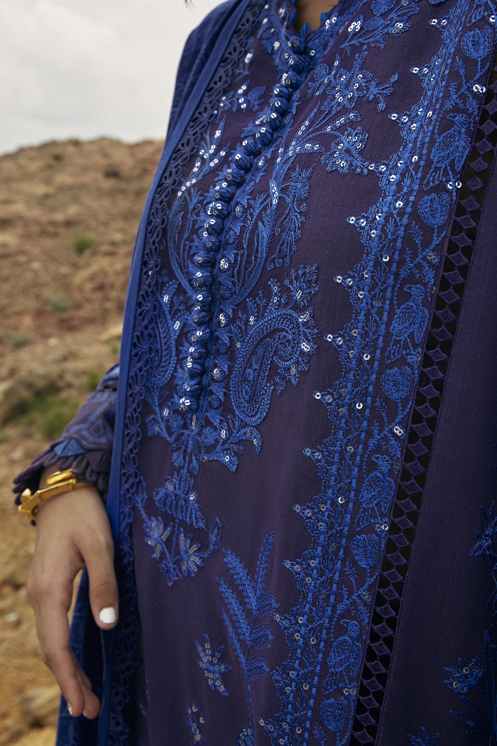 Unstitched Embroidered Muzlin Slub Suit
