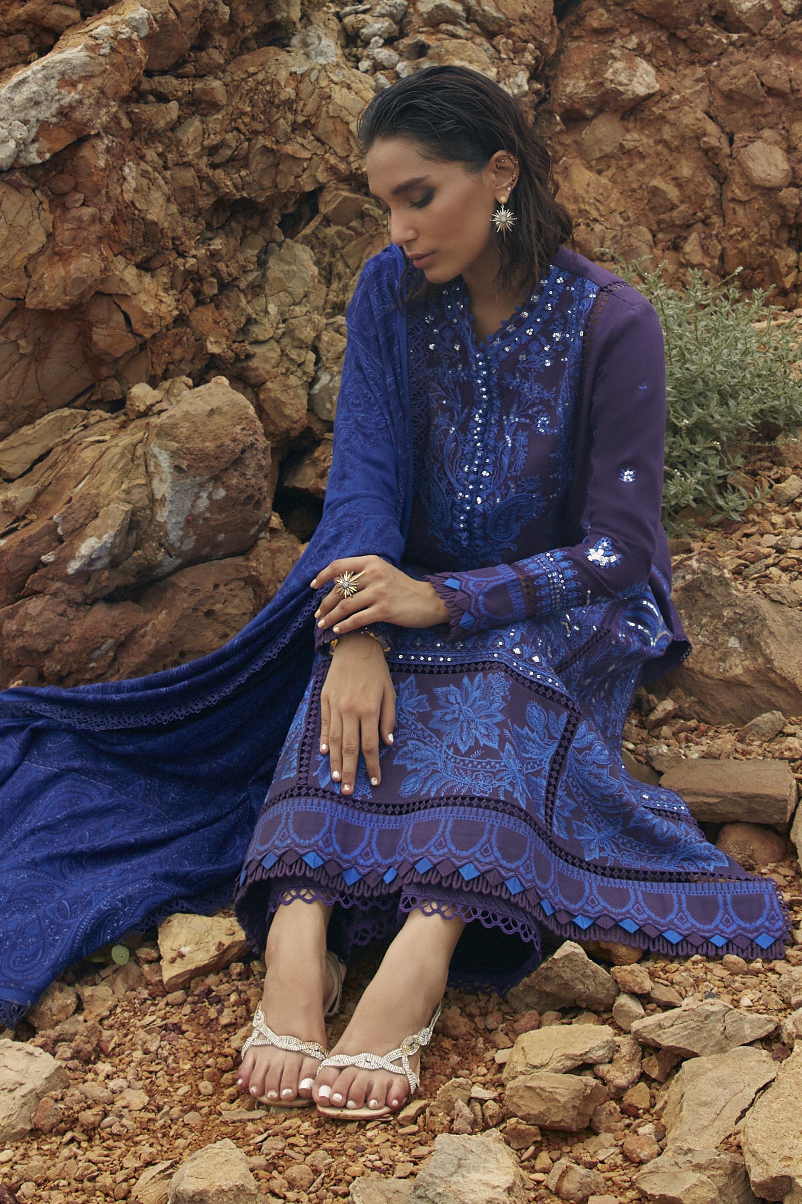 Unstitched Embroidered Muzlin Slub Suit