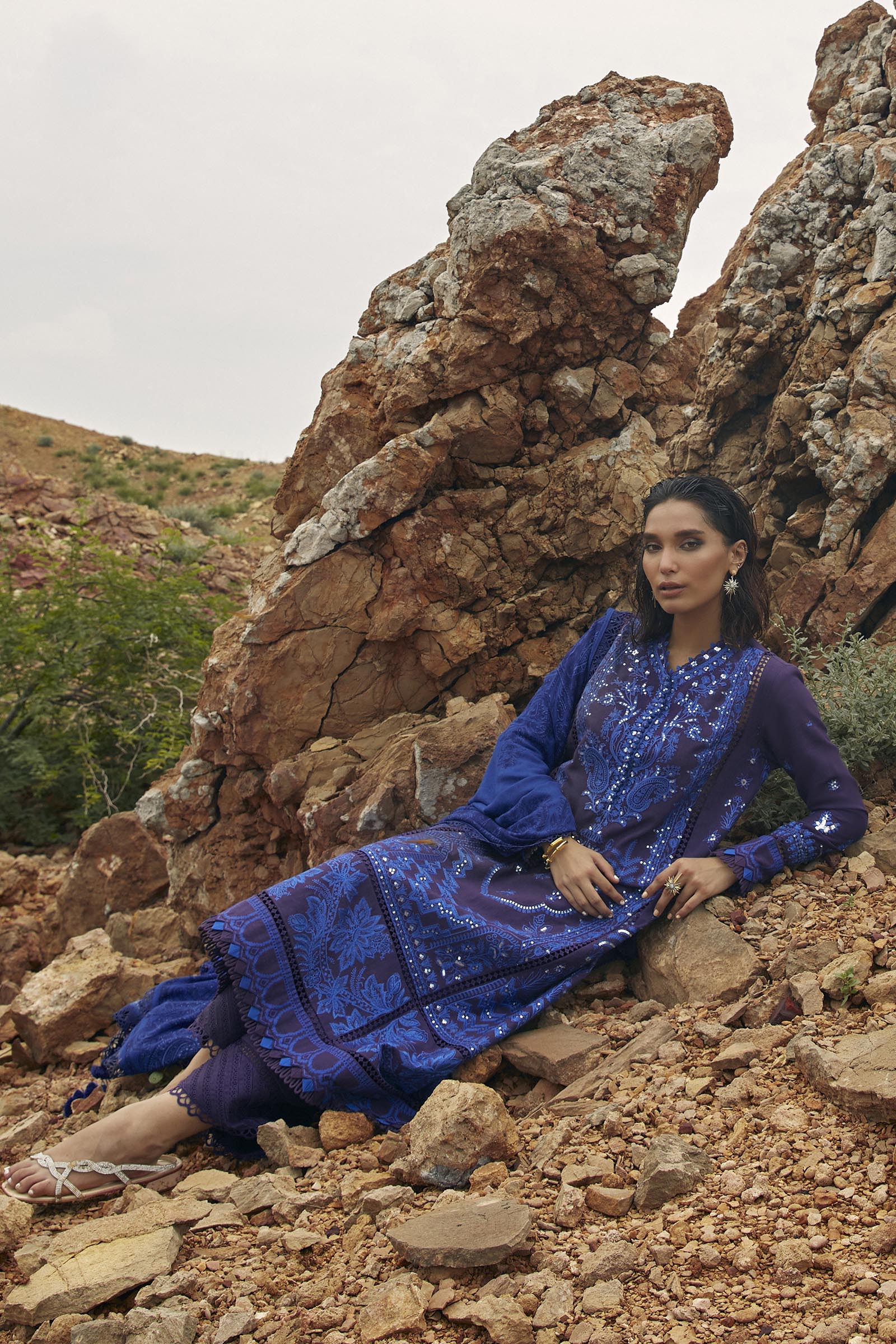 Unstitched Embroidered Muzlin Slub Suit