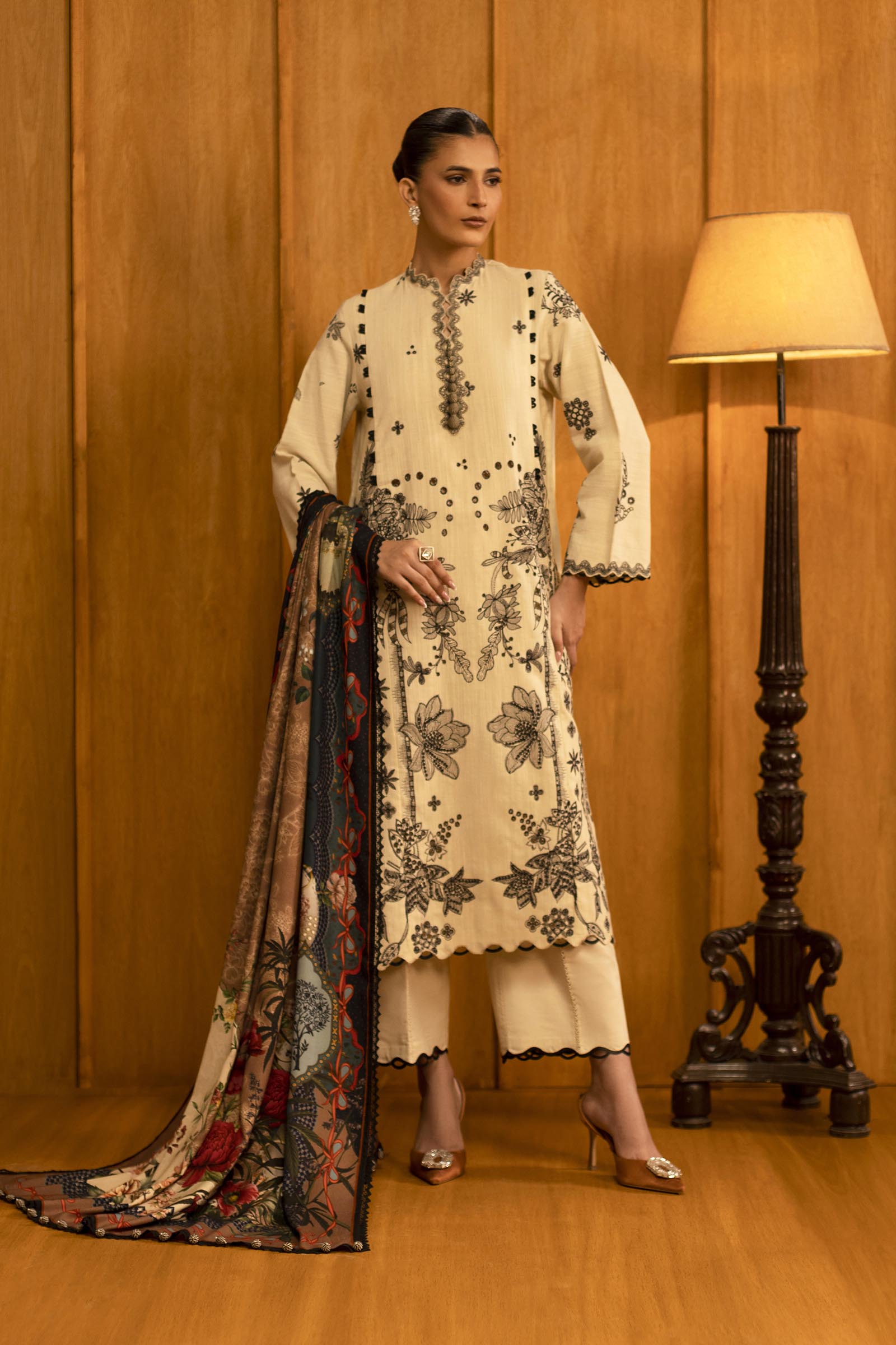 Unstitched Slub Muzlin 3 Piece Suit Main image