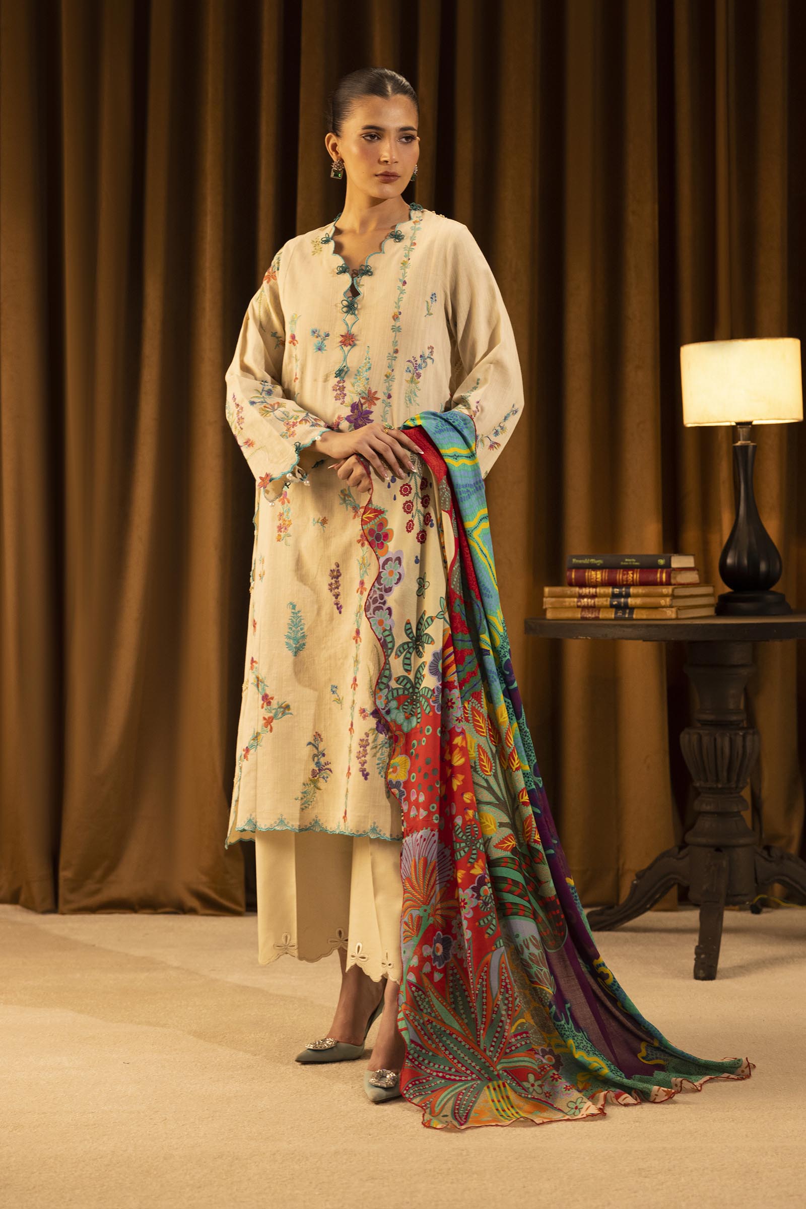 Unstitched Slub Muzlin 3 Piece Suit Main image