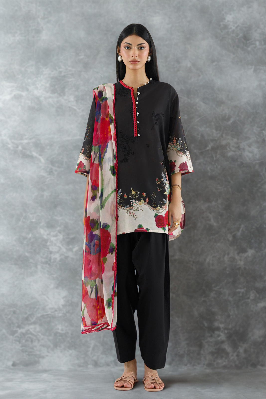 Stitched Embroidered Muzlin Suit Main image