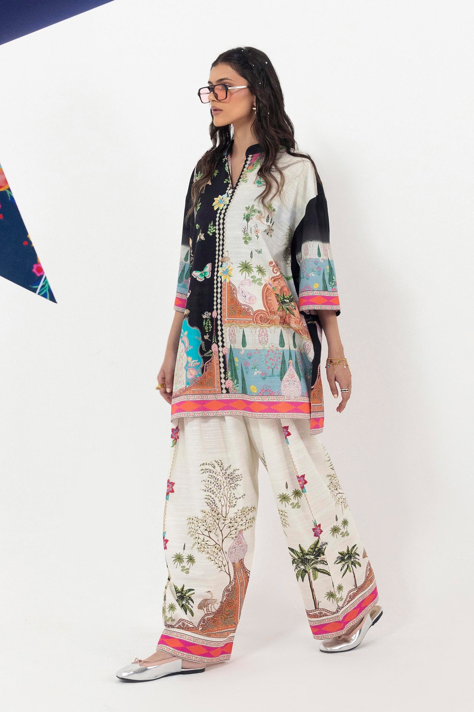 Stitched Printed Khaddar Shirt + Shalwar Secondary image