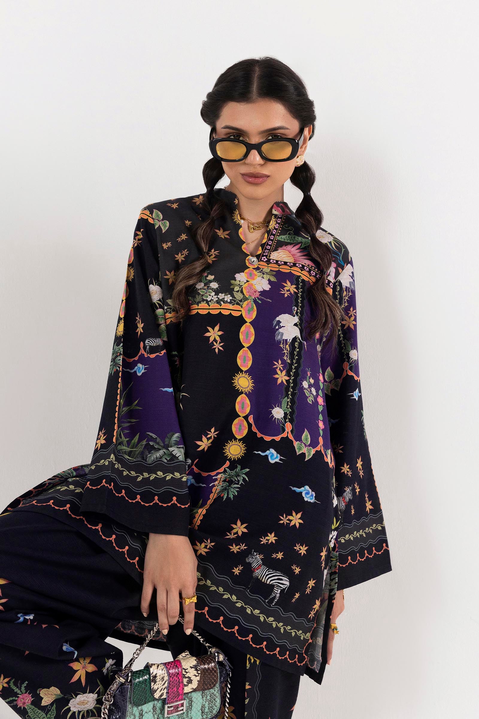 Stitched Printed Khaddar Shirt + Shalwar Secondary image