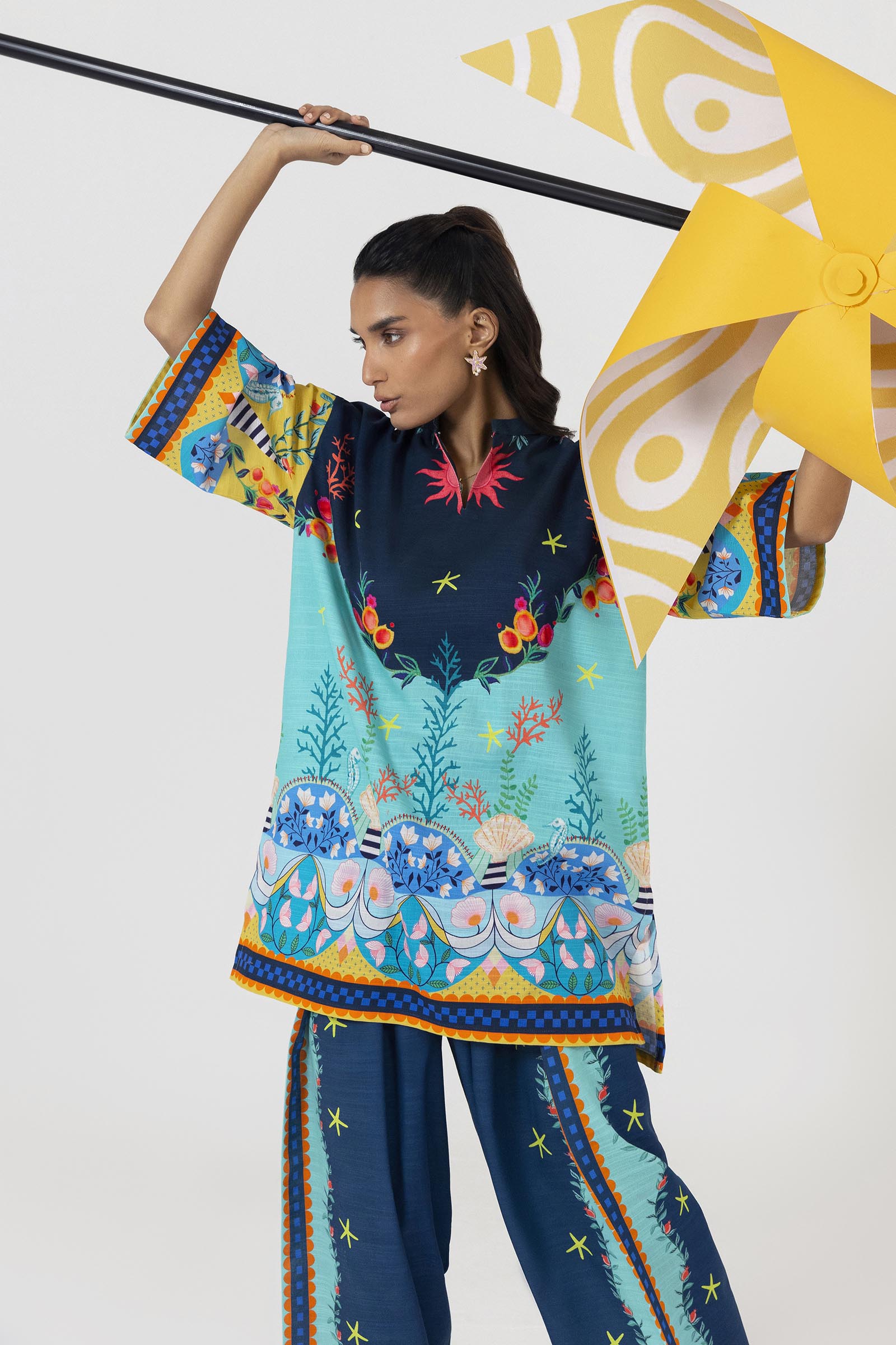 Stitched Printed Khaddar Shirt + Shalwar Secondary image