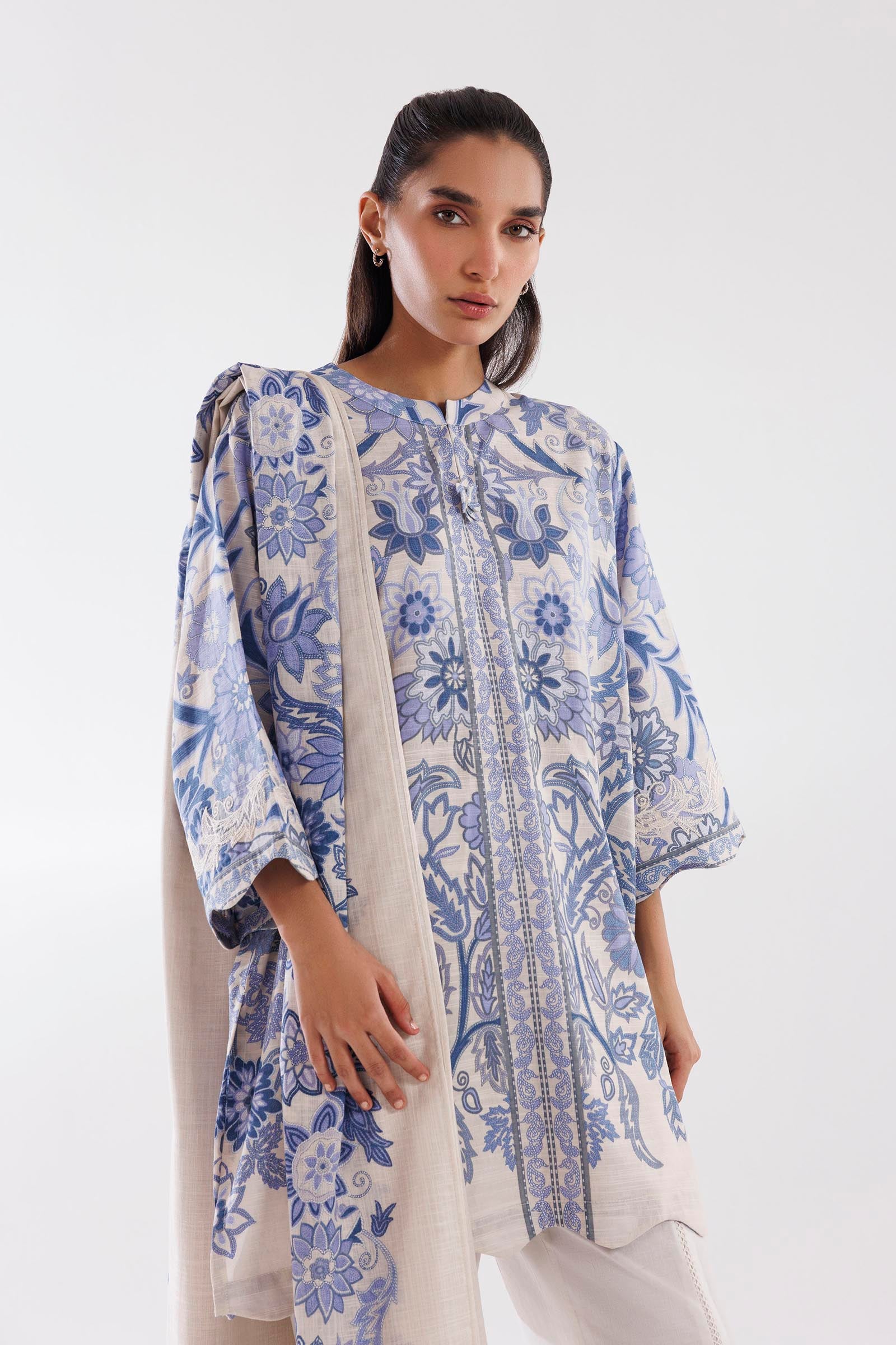 Stitched Mahay Printed Khaddar Shirt + Dupatta Secondary image
