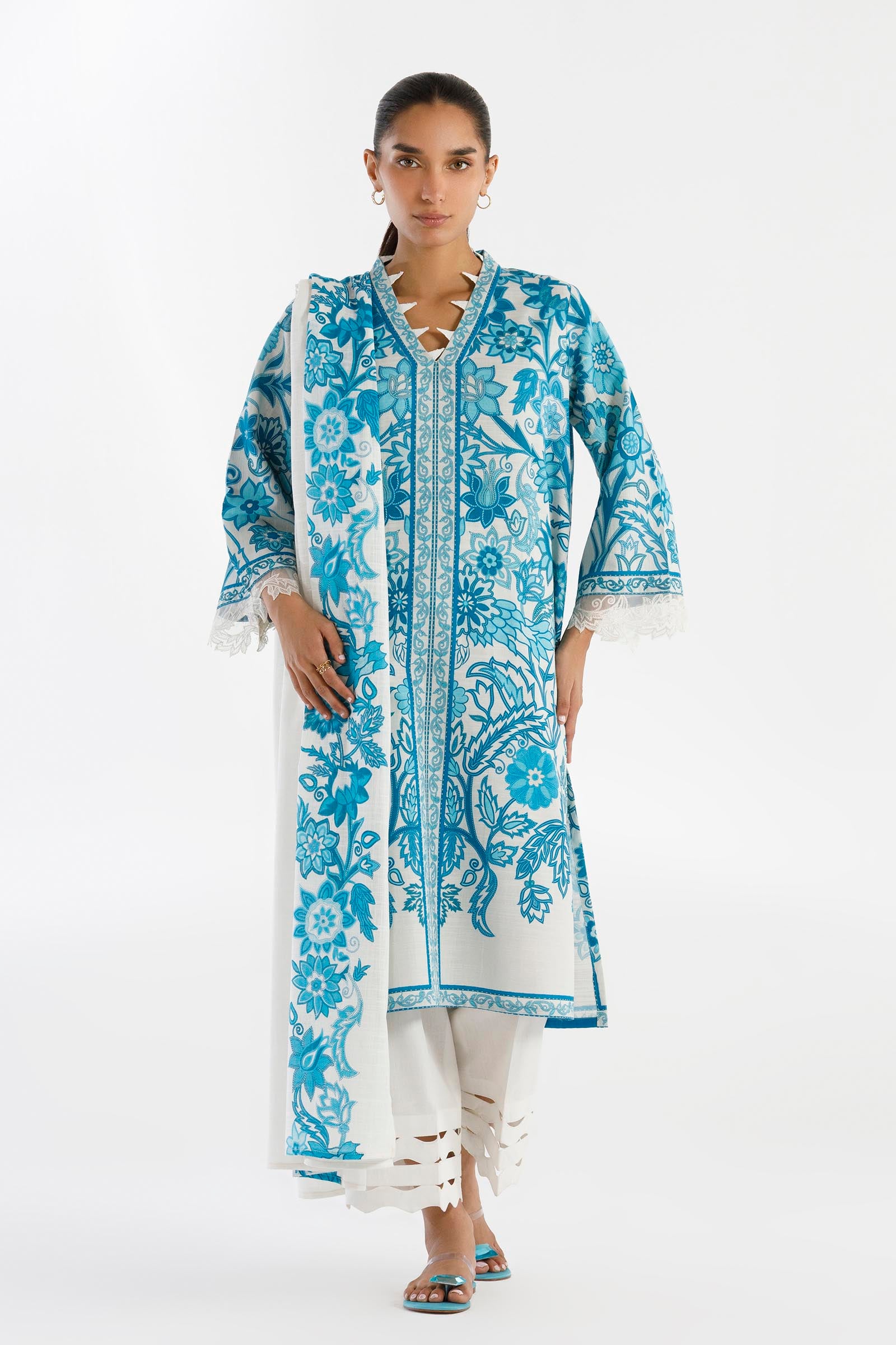 Stitched Printed Khaddar Shirt+ Dupatta Main image