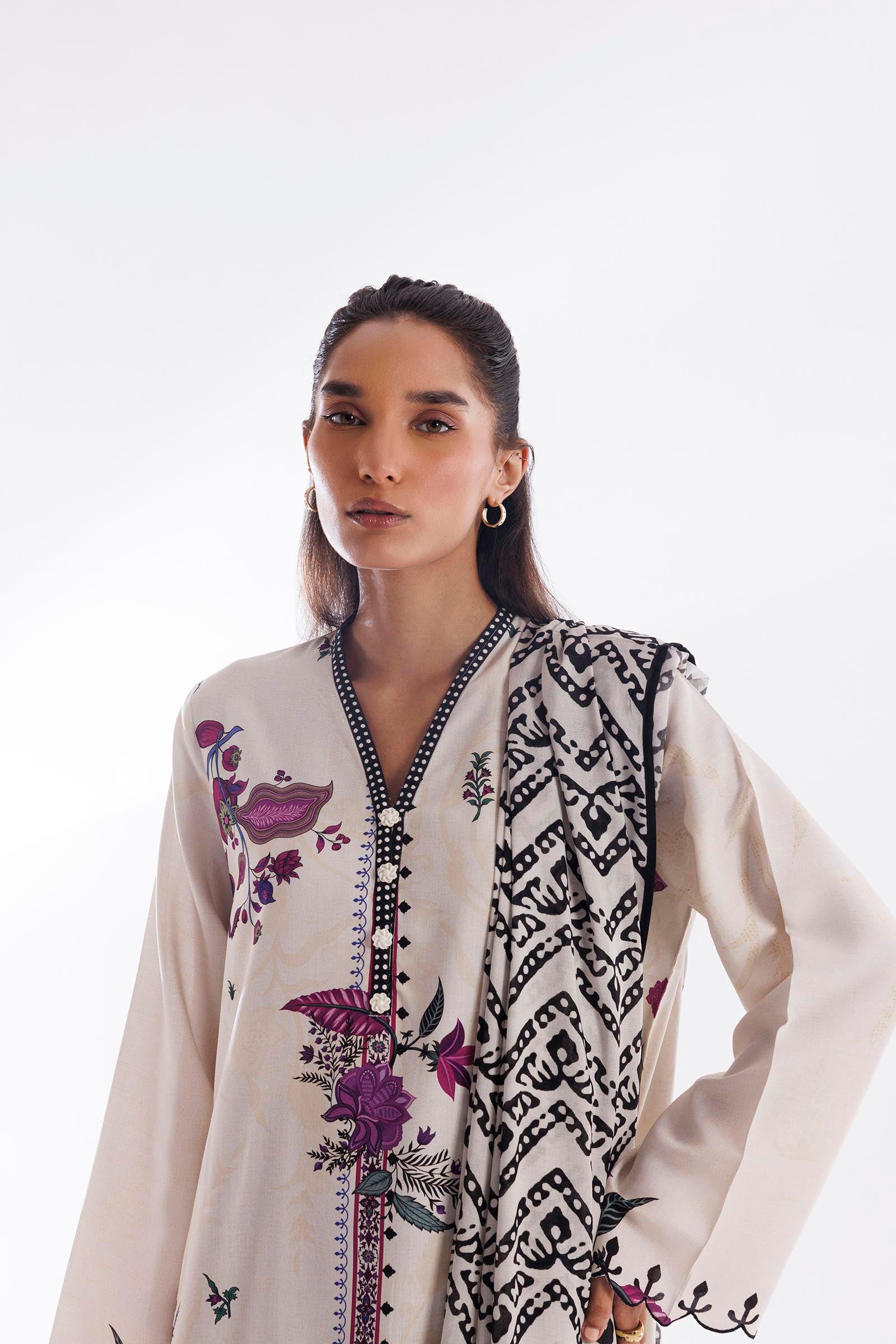 Stitched Mahay Printed Linen Suit Secondary image