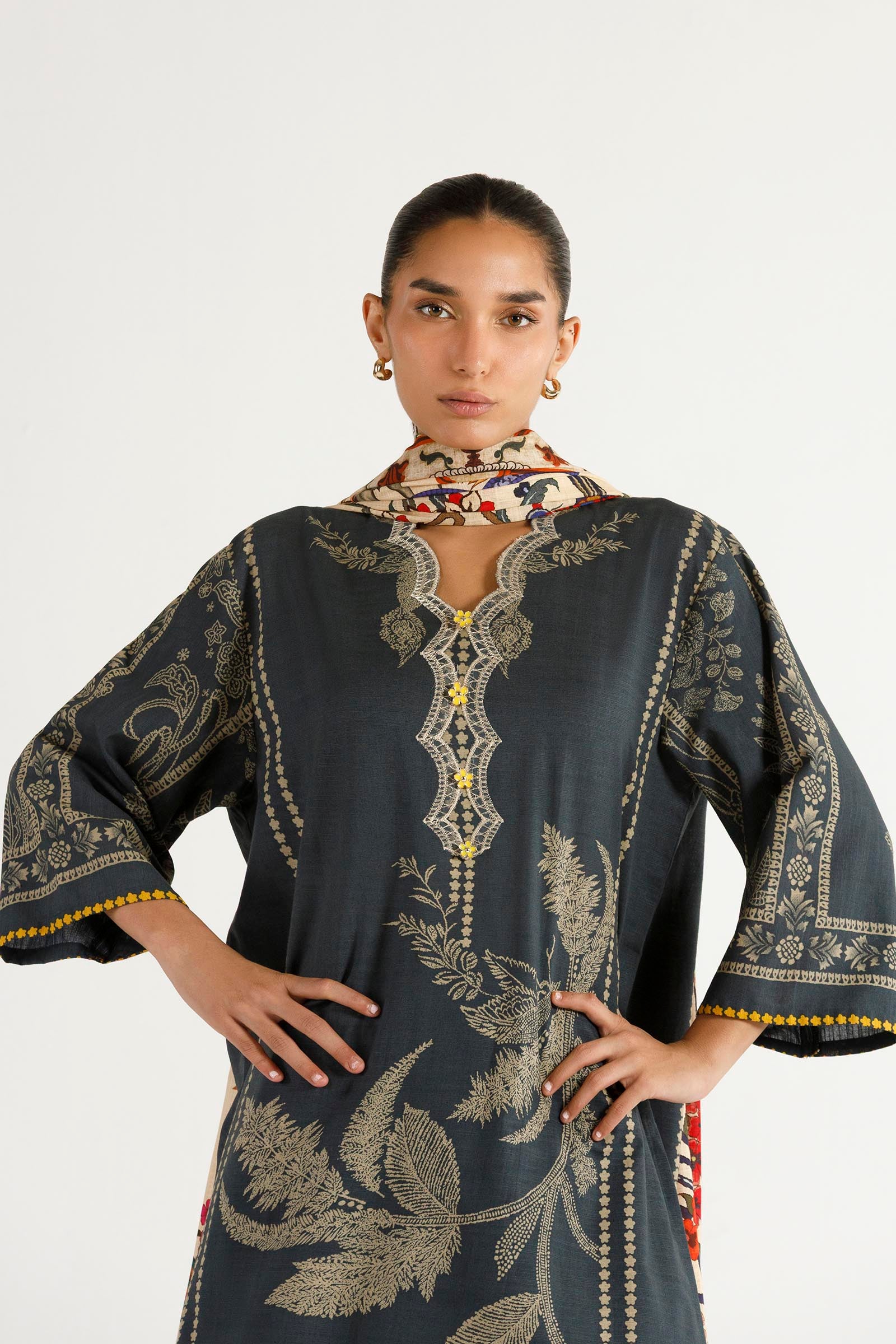 Stitched Printed Khaddar Suit Secondary image