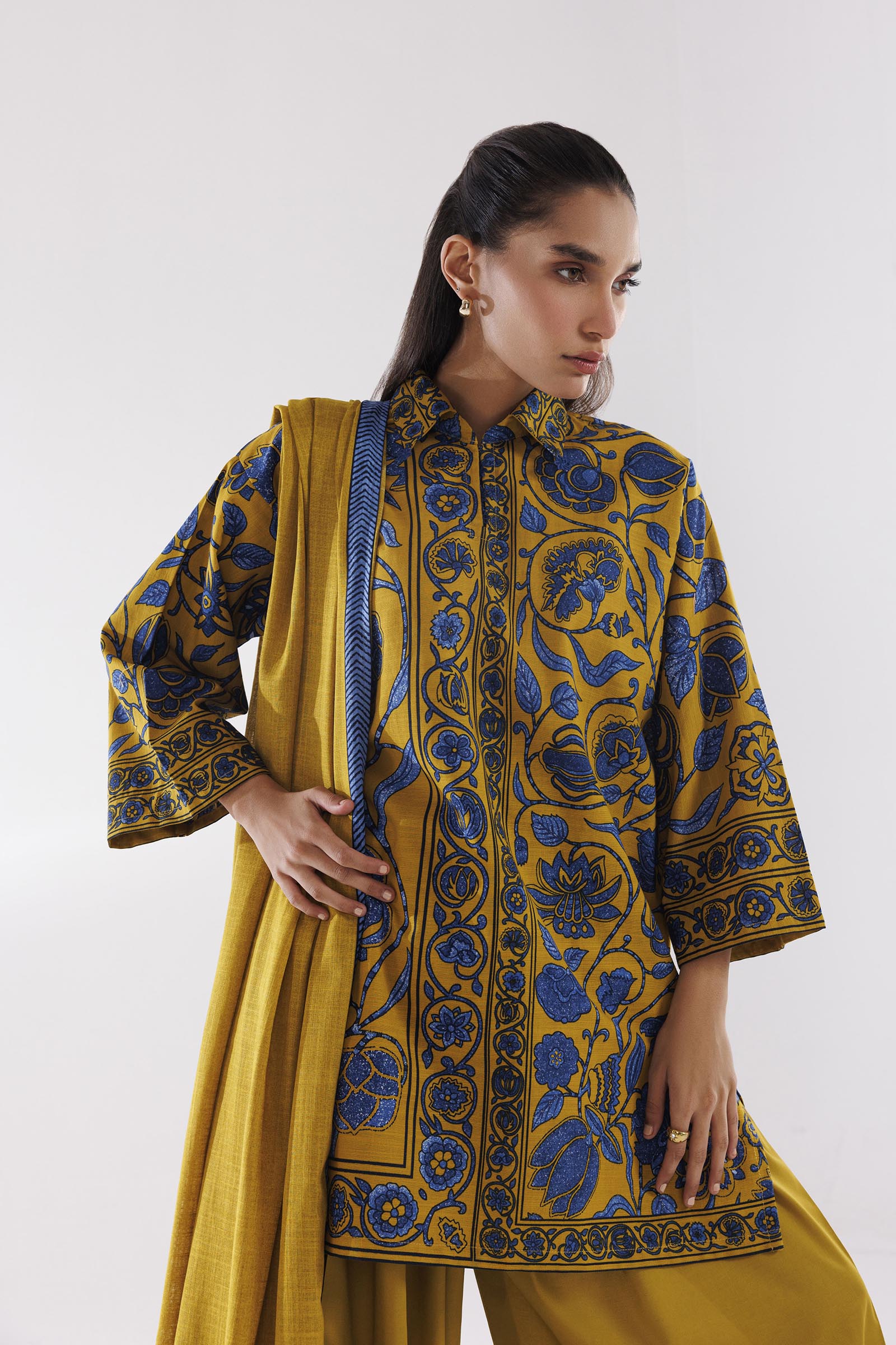Stitched Mahay Printed Khaddar Shirt + Dupatta Secondary image