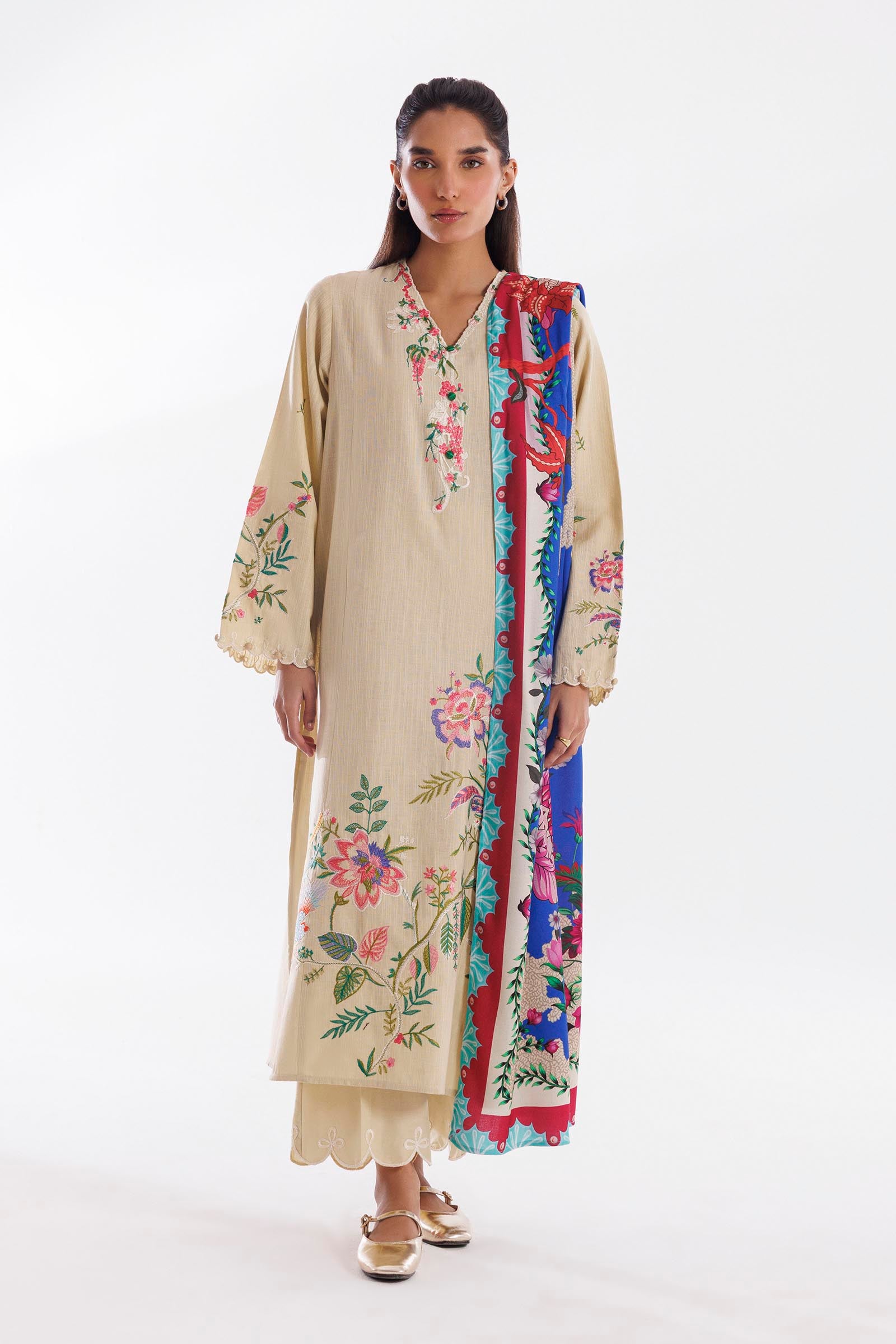 Stitched Khaddar Muzlin Suit Main image