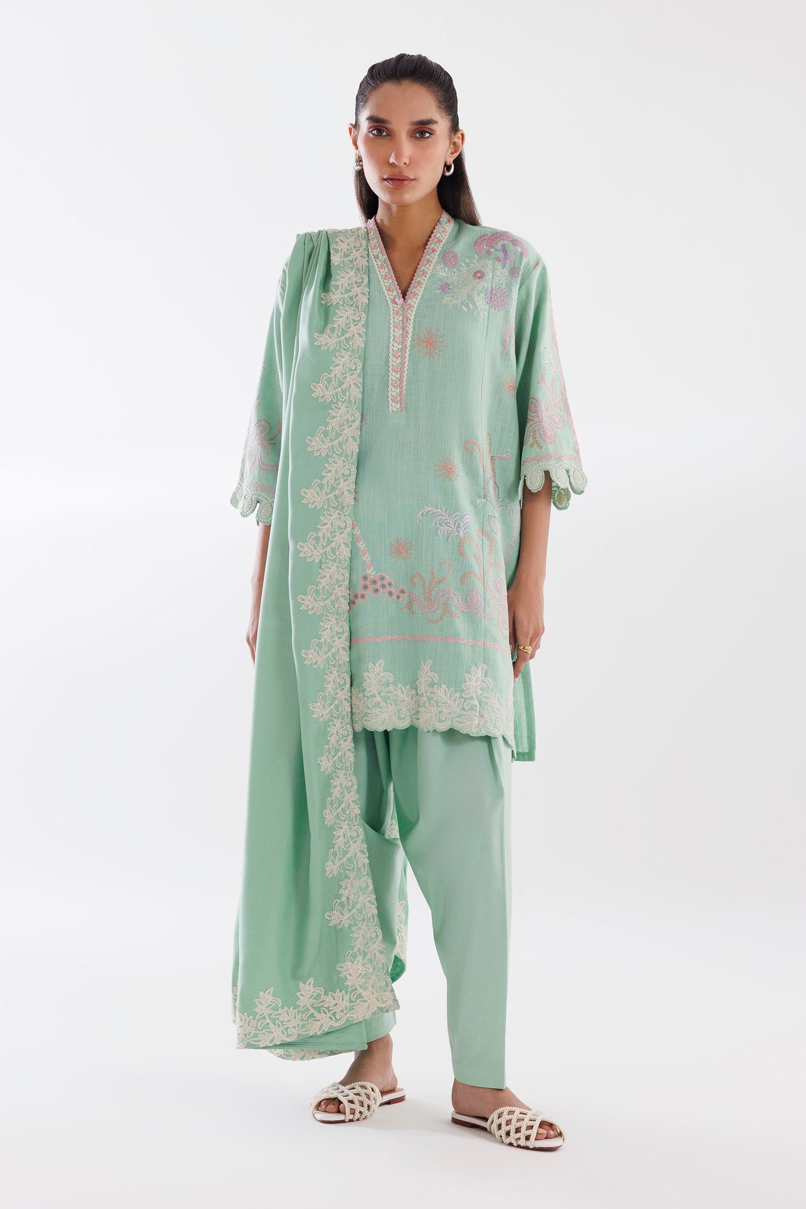 Stitched Khaddar Muzlin Suit Main image