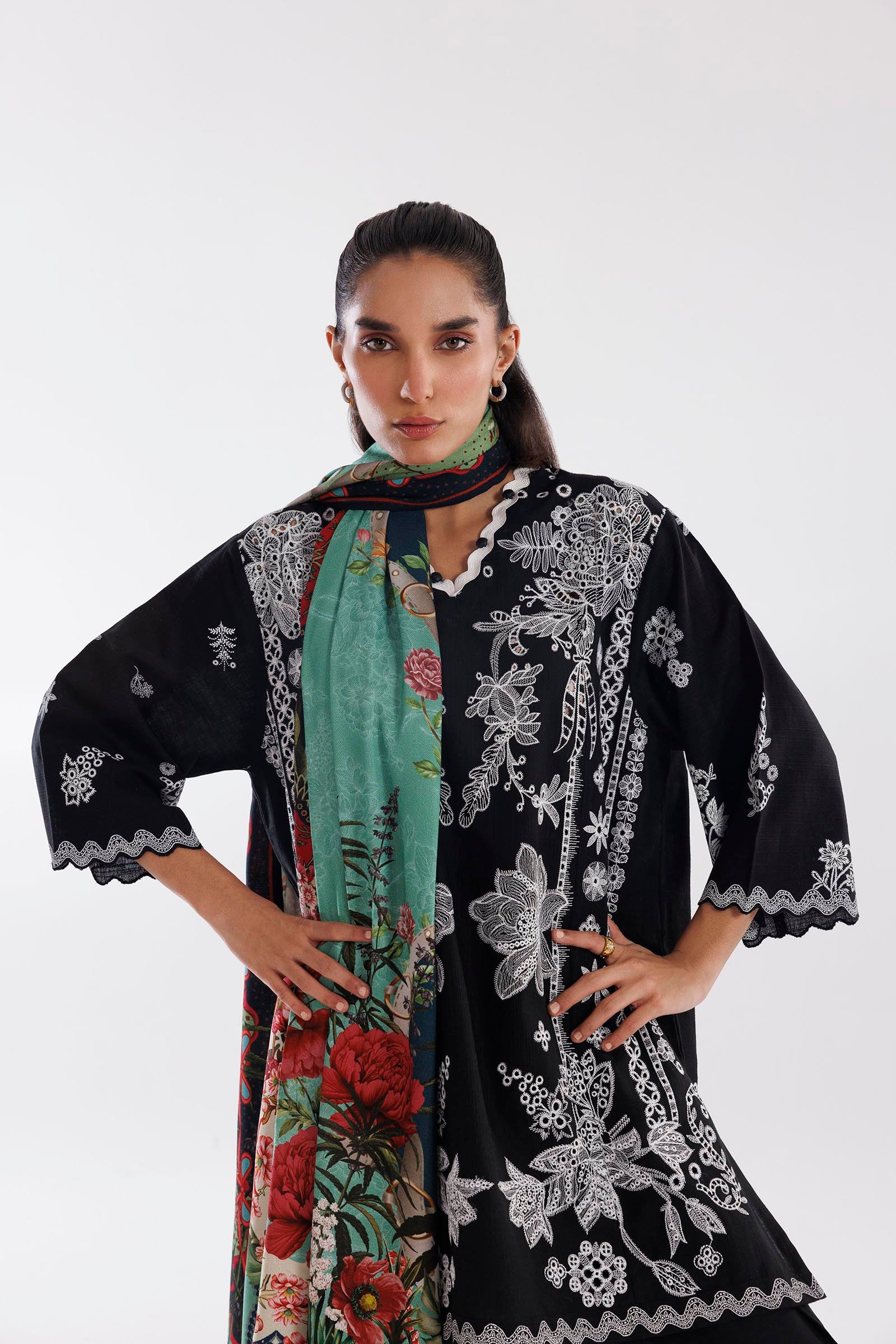 Stitched Khaddar Muzlin Suit Secondary image