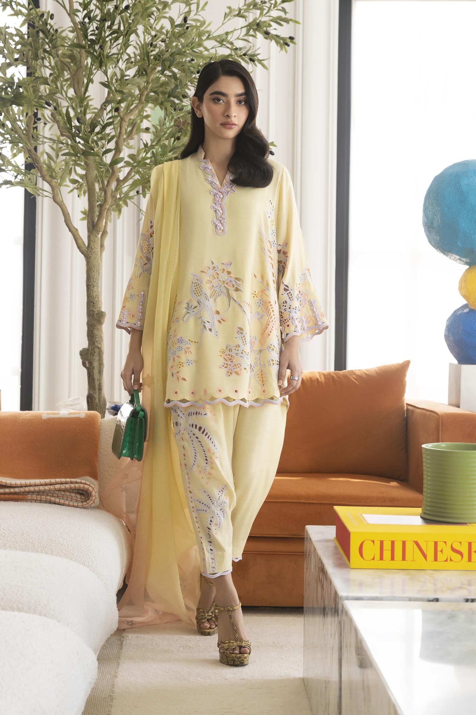 Slub Tie & Dye Dupatta Main image