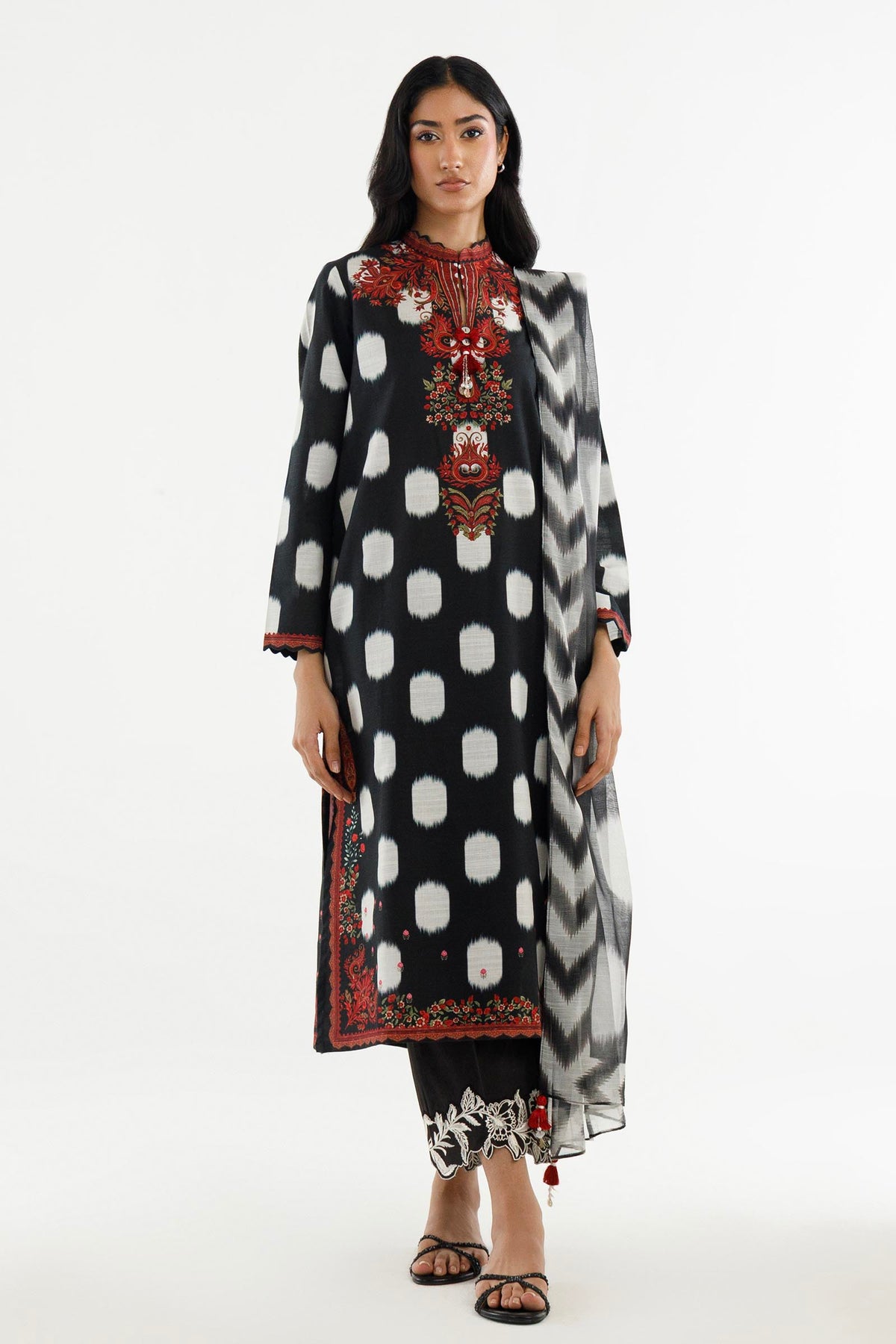 Stitched Printed Cotton Khaddar Shirt+ Dupatta Main image