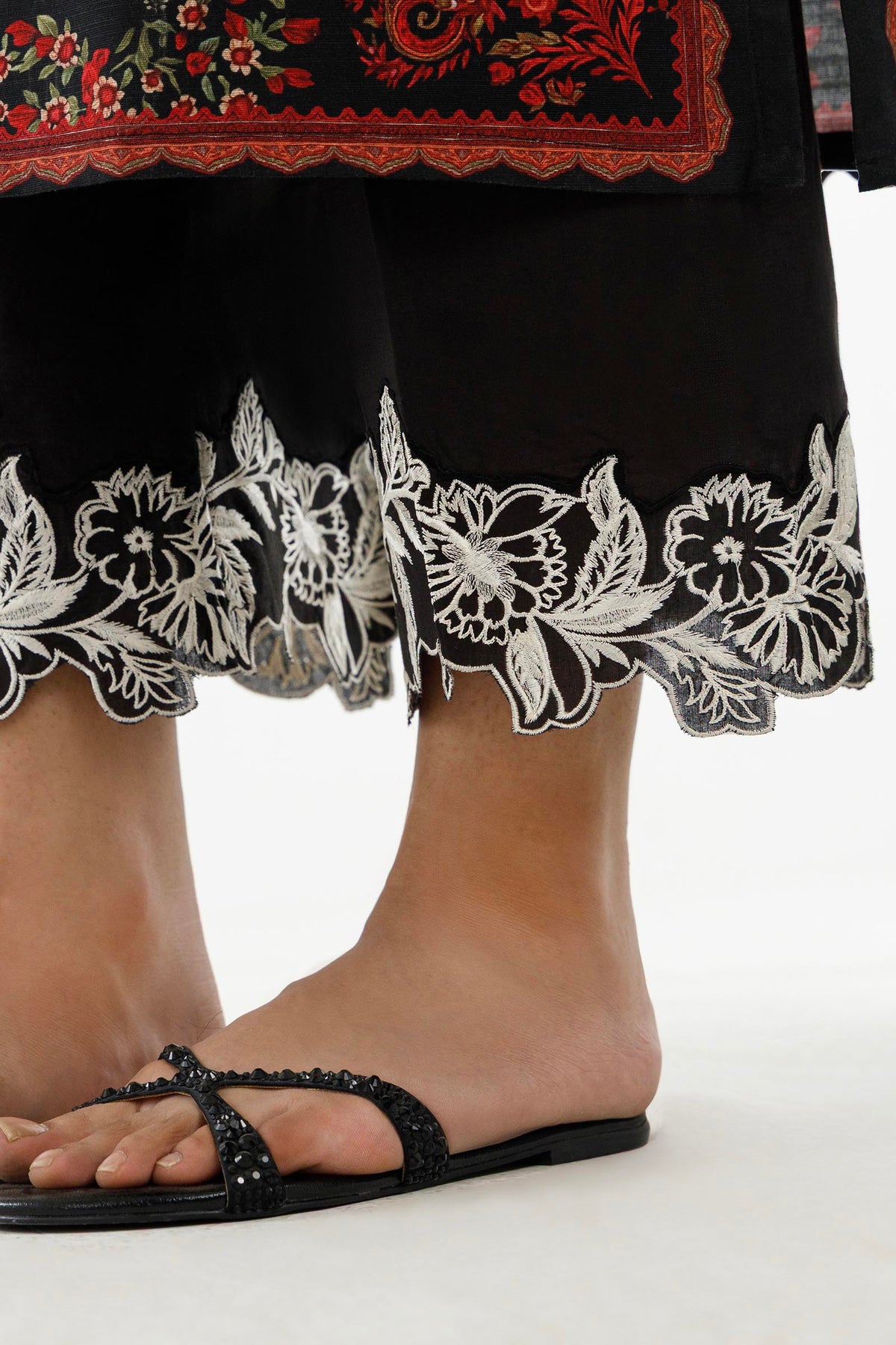 Stitched Printed Cotton Khaddar Shirt+ Dupatta