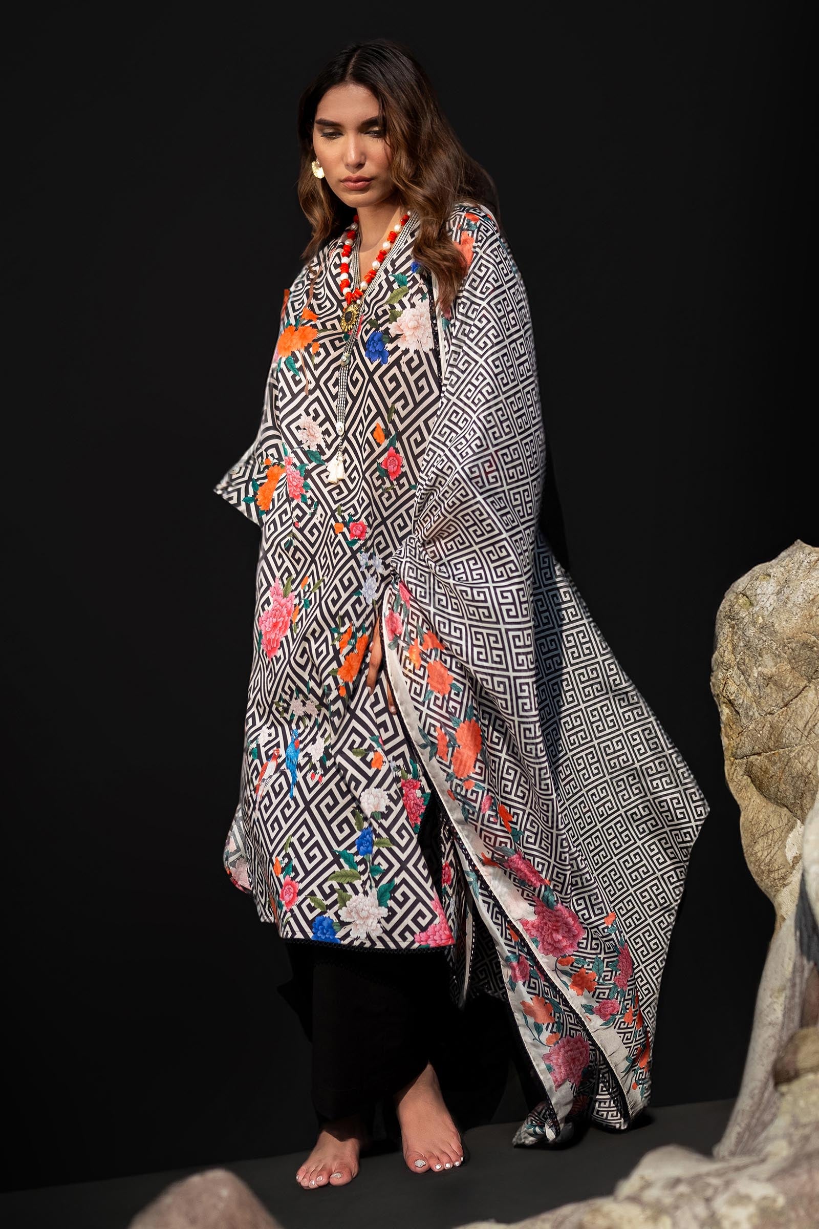 Unstitched 2 Piece Lawn Suit Main image