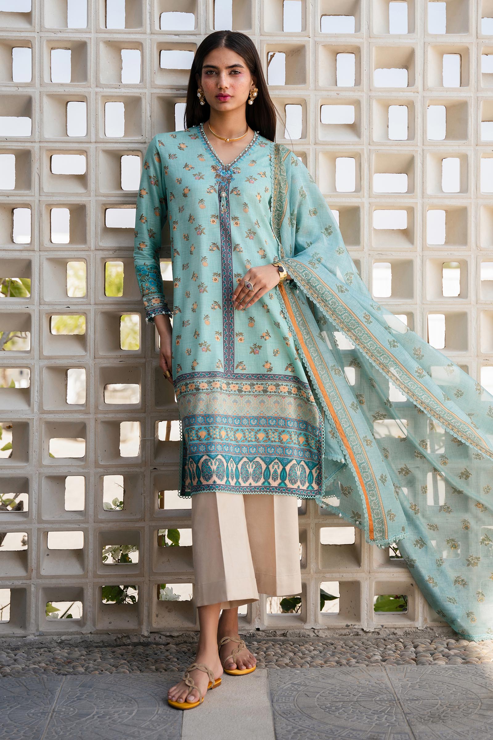 Unstitched 2 Piece Lawn Suit Main image