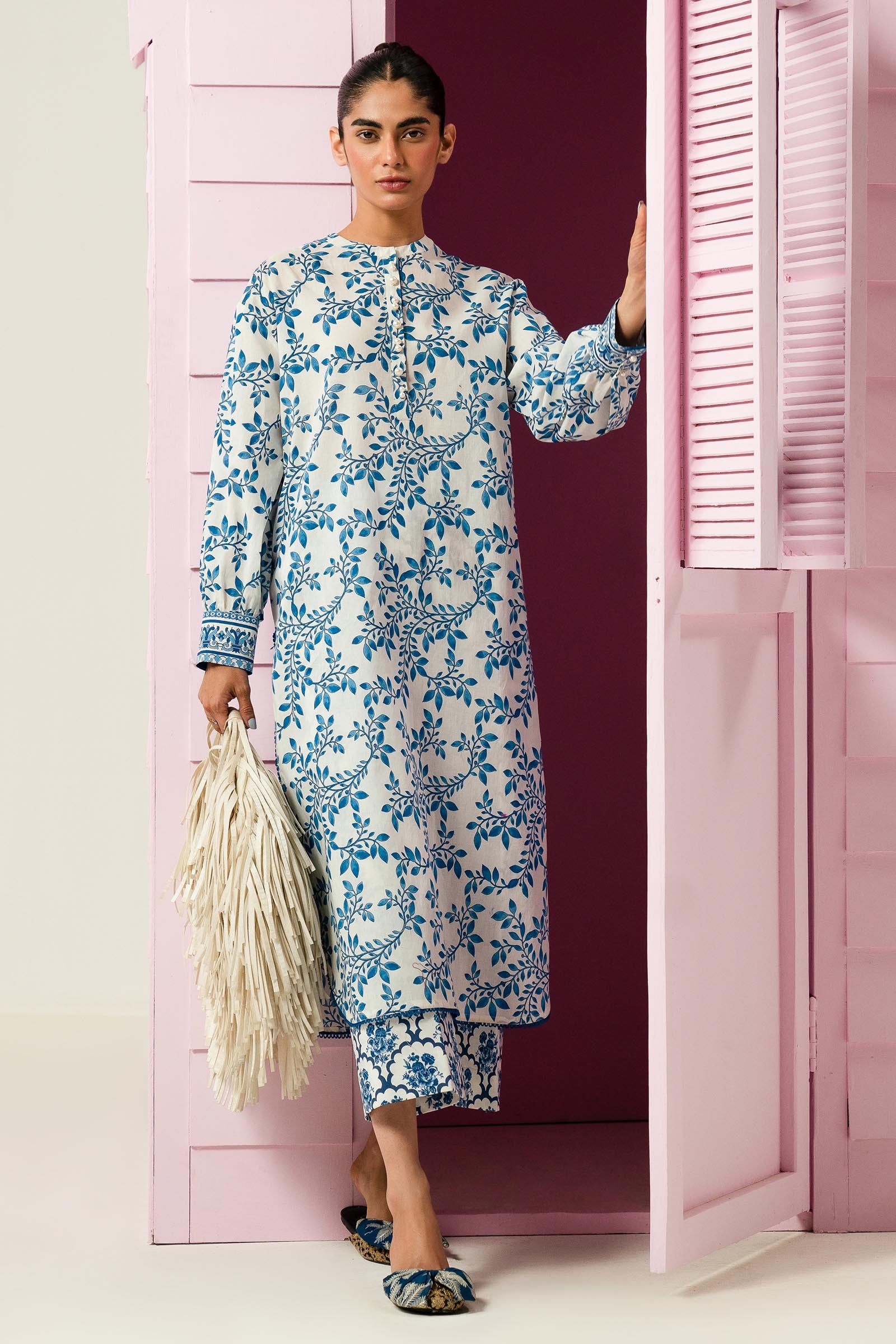 Unstitched 2 Piece Lawn Suit Main image
