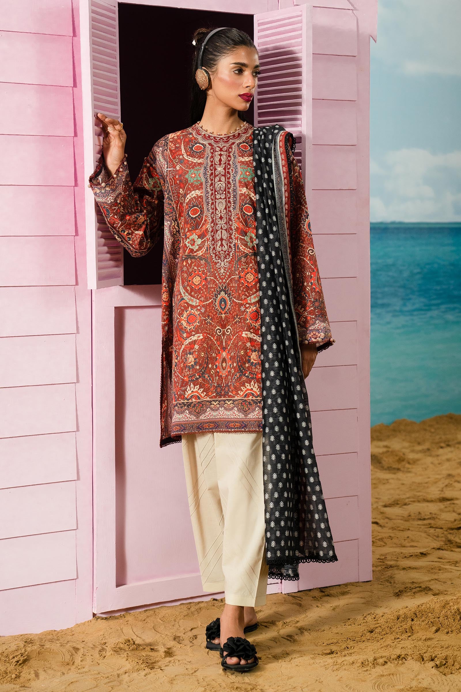Unstitched Printed Lawn Suit Main image