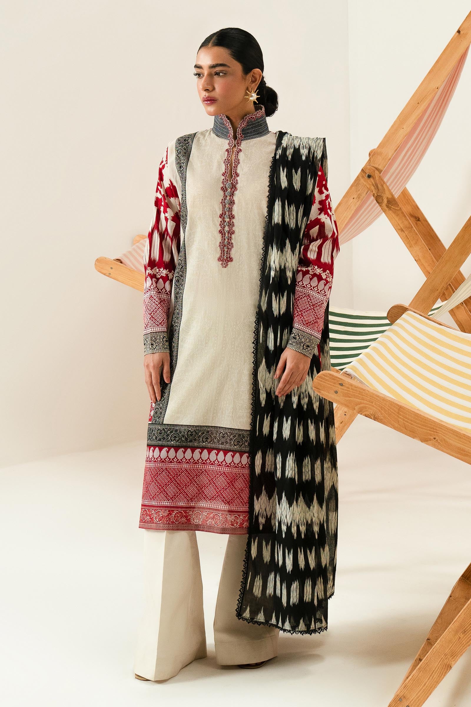 Unstitched 2 Piece Lawn Suit Main image