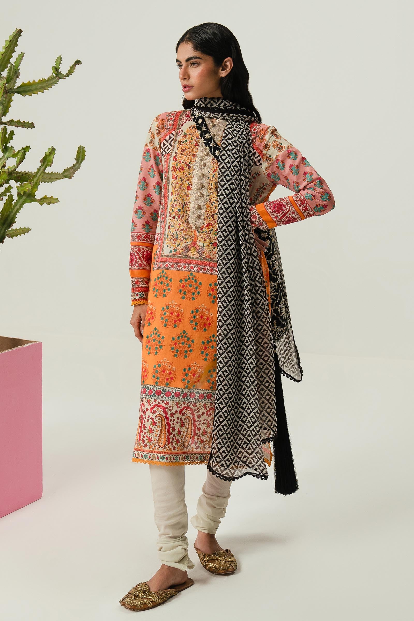 Unstitched 2 Piece Lawn Suit Main image