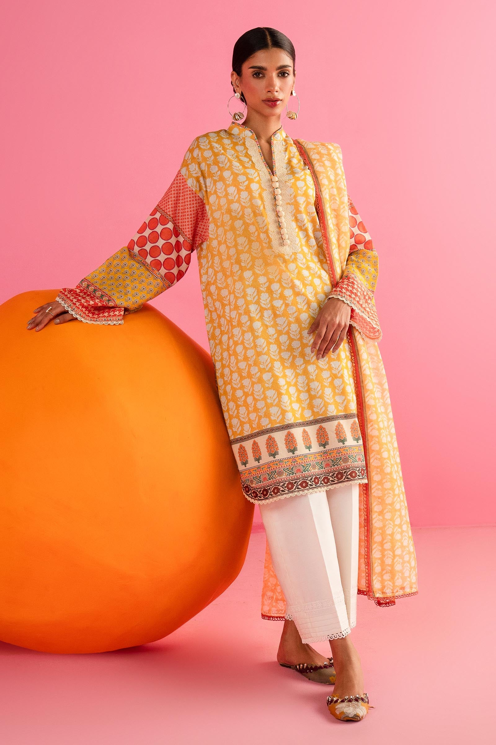Unstitched 2 Piece Lawn Suit Main image