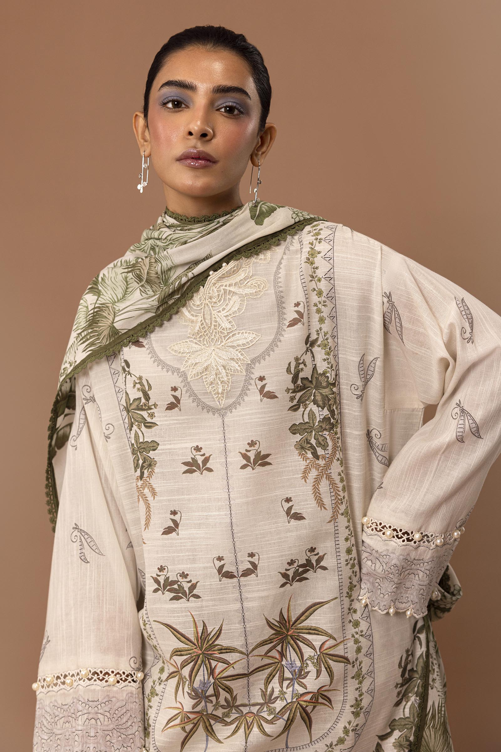 Unstitched 3 Piece Lawn Suit Main image