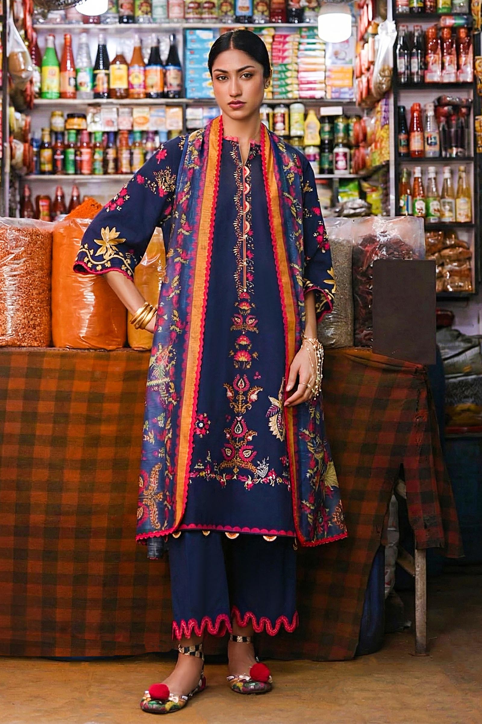 Unstitched 3 Piece Lawn Suit Main image