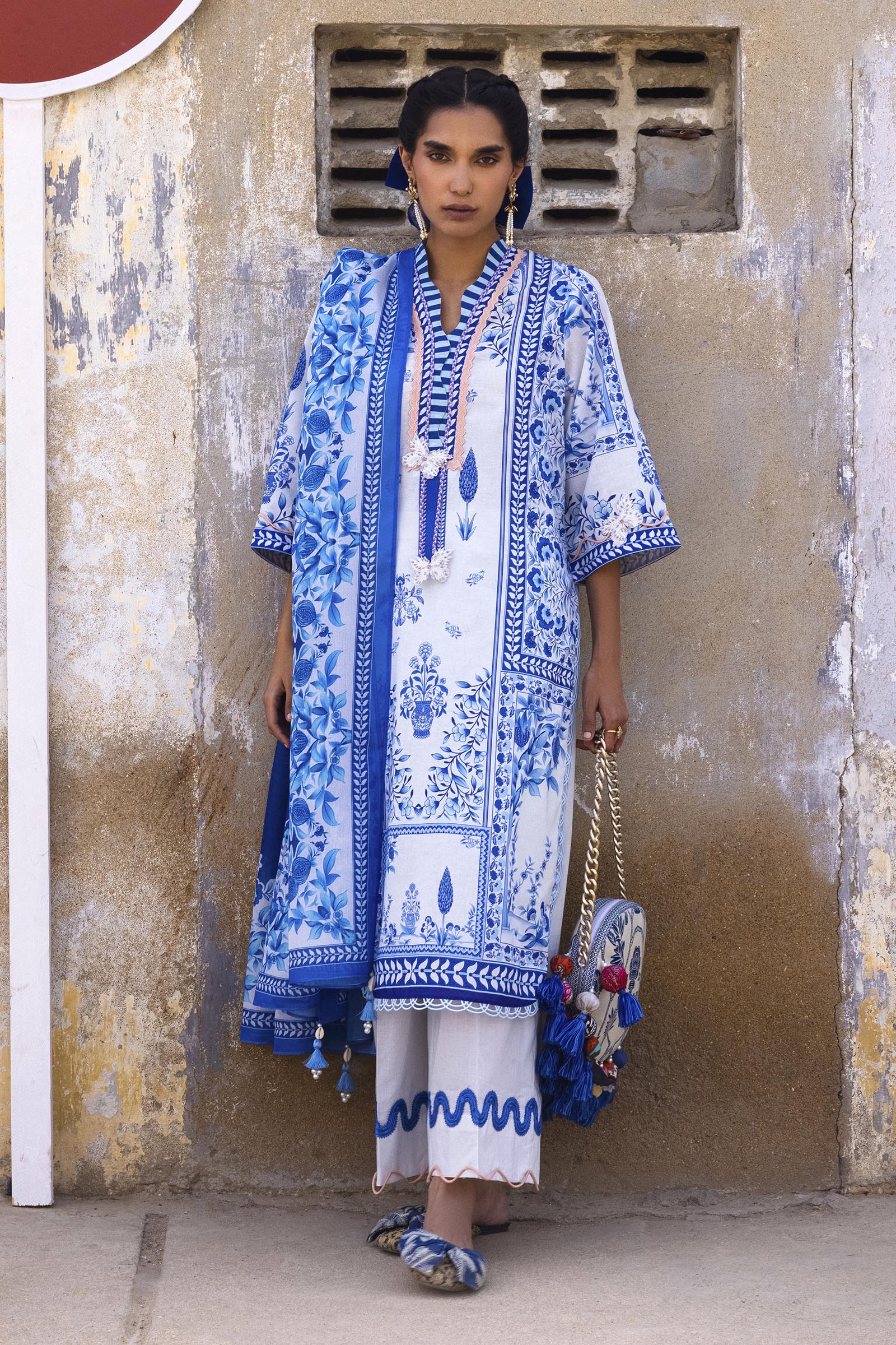 Unstitched 3 Piece Lawn Suit Main image