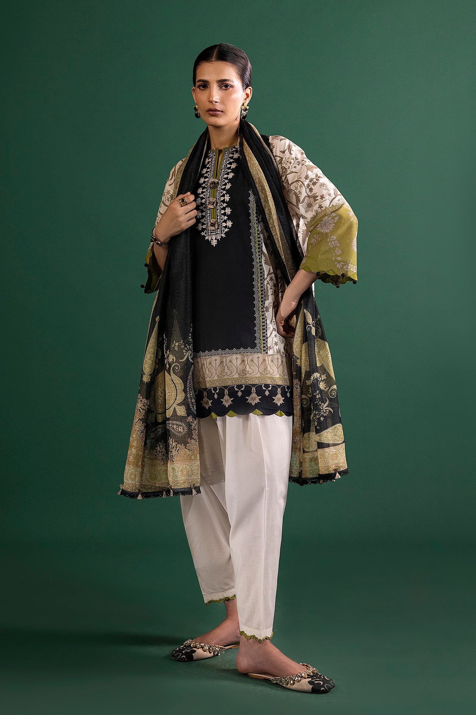 Unstitched 2 Piece Lawn Suit Main image