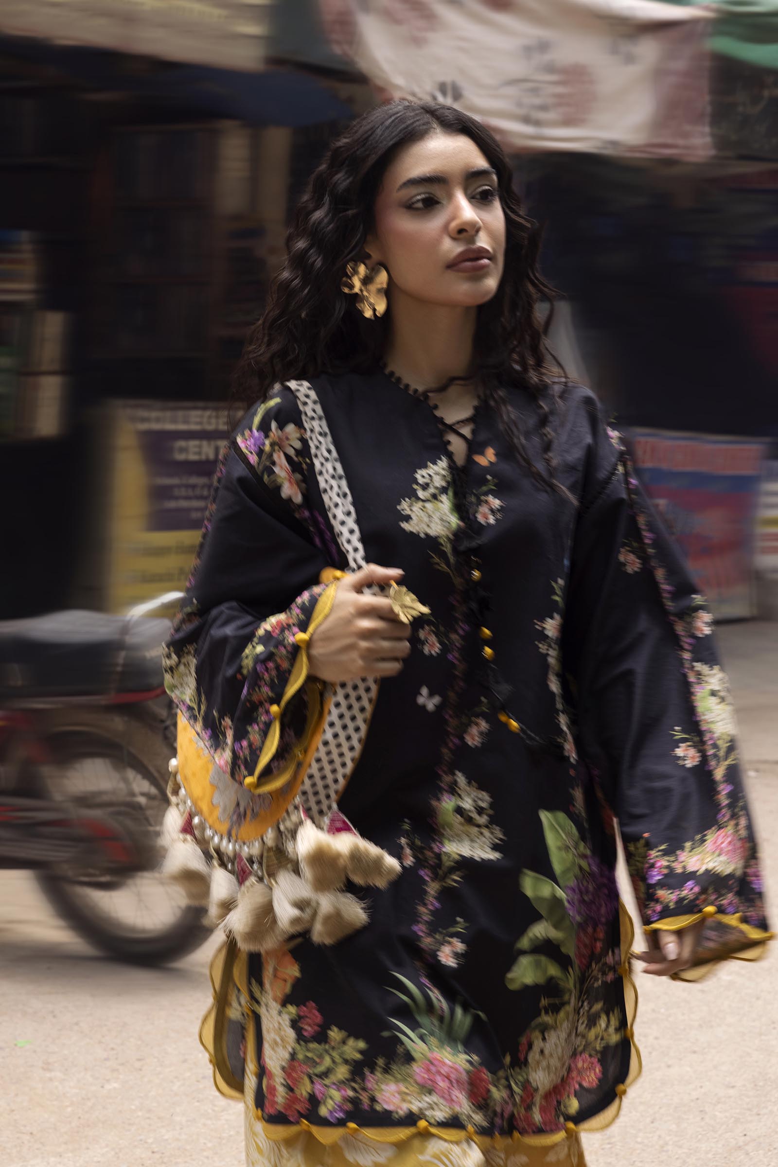 Unstitched Printed 2 Piece Lawn Suit Secondary image