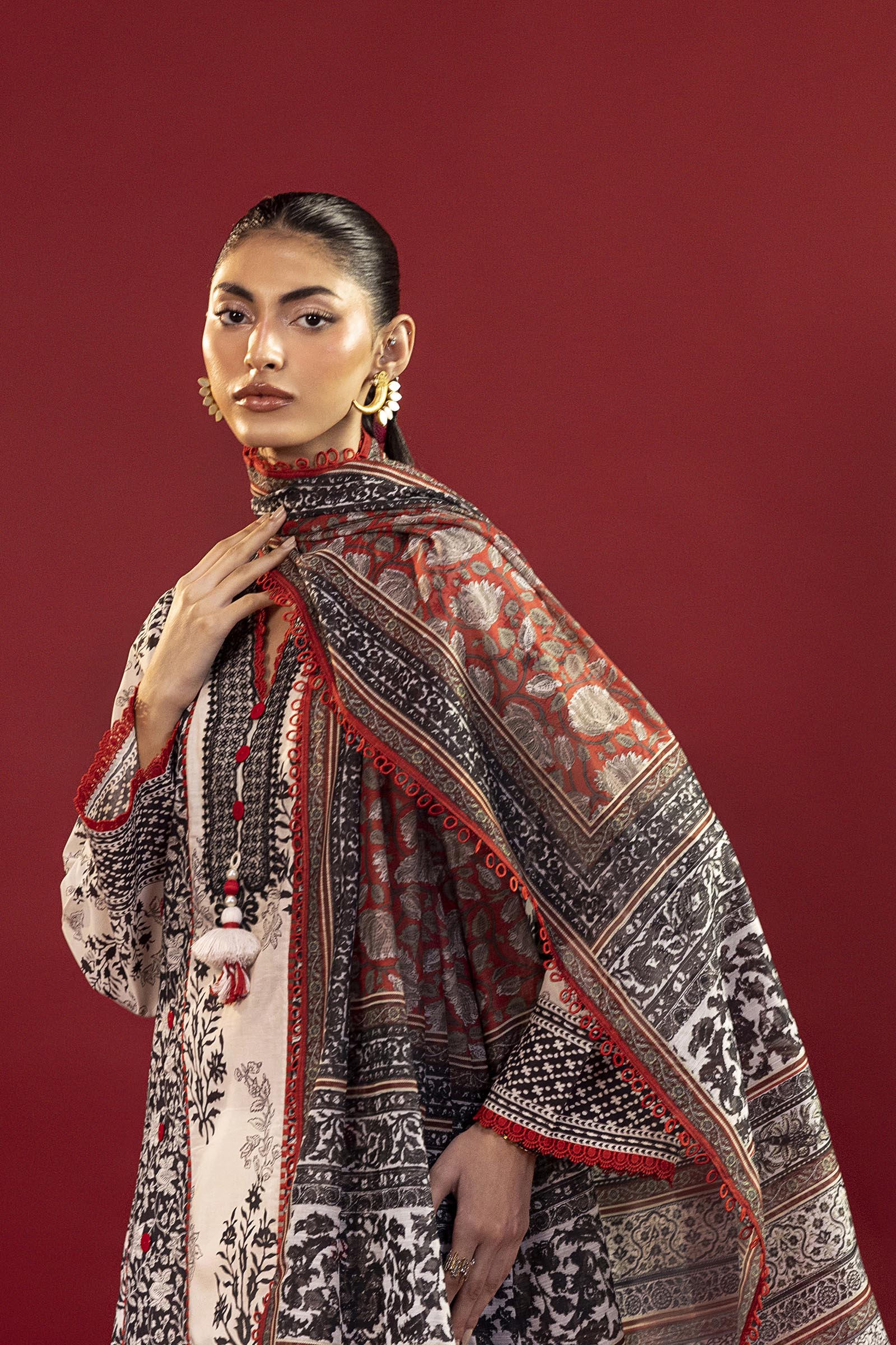 Unstitched Printed 2 Piece Lawn Suit Secondary image