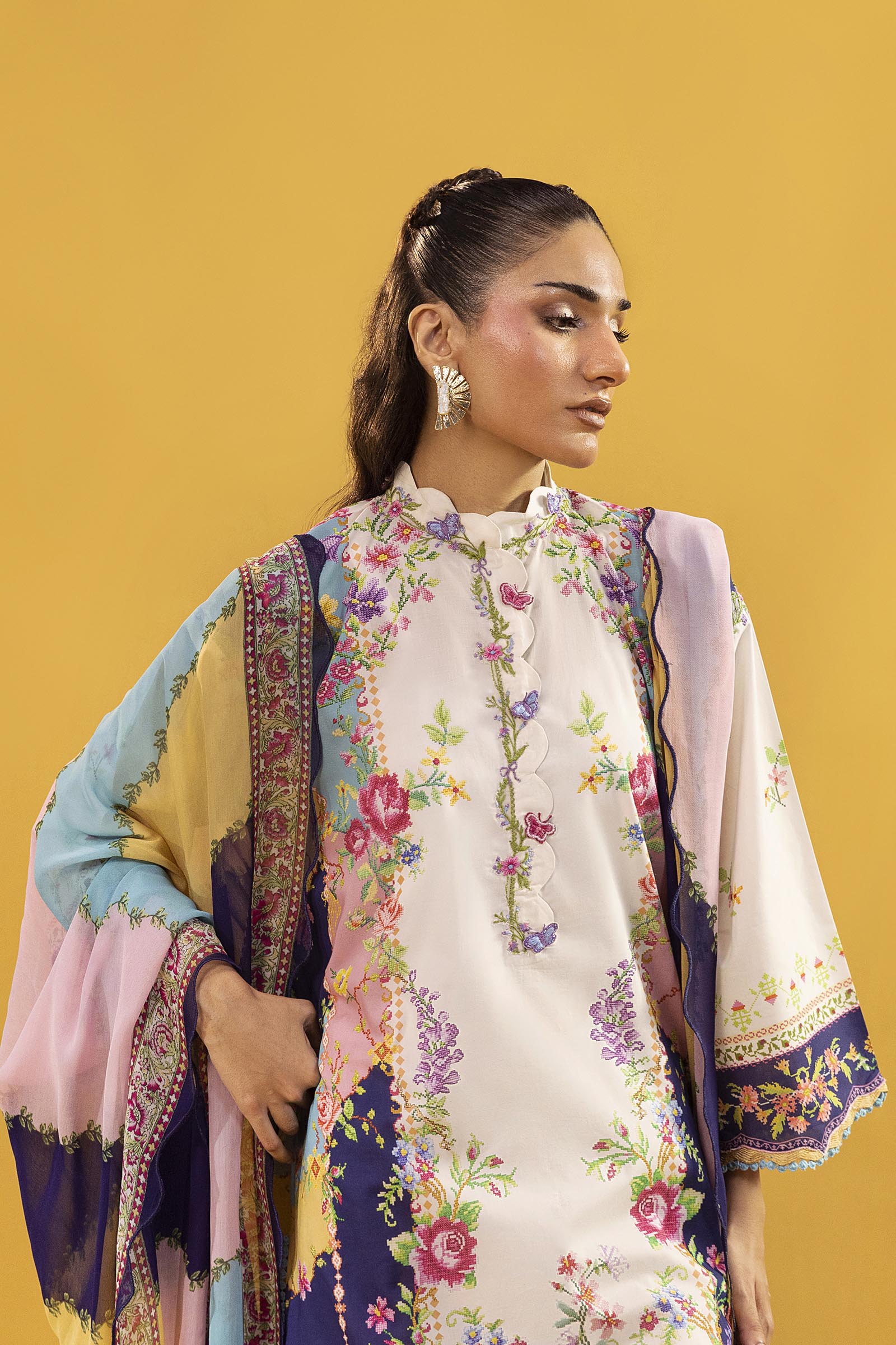 Unstitched Printed 3 Piece Lawn Suit Secondary image