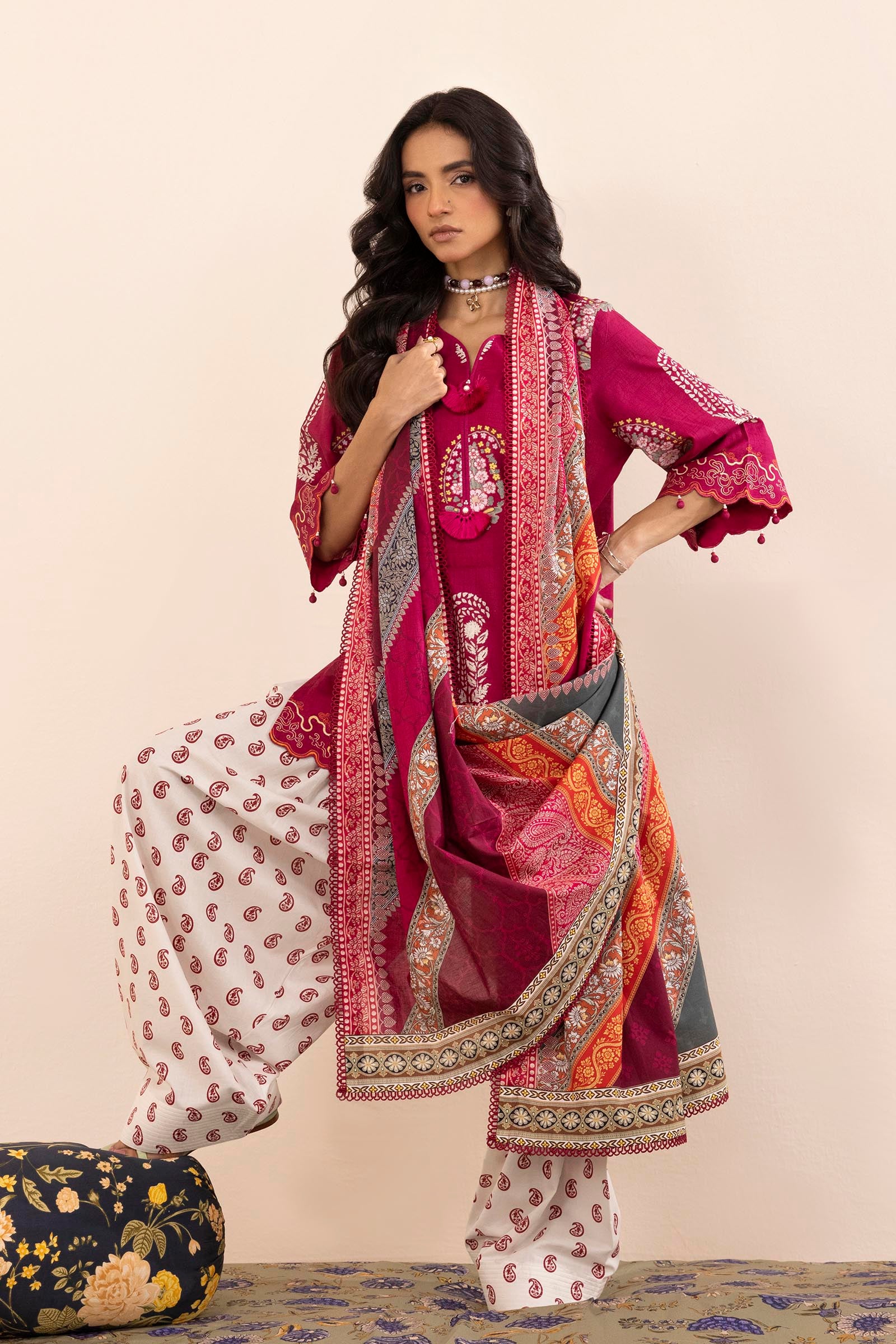 Unstitched 3 Piece Lawn Suit Main image