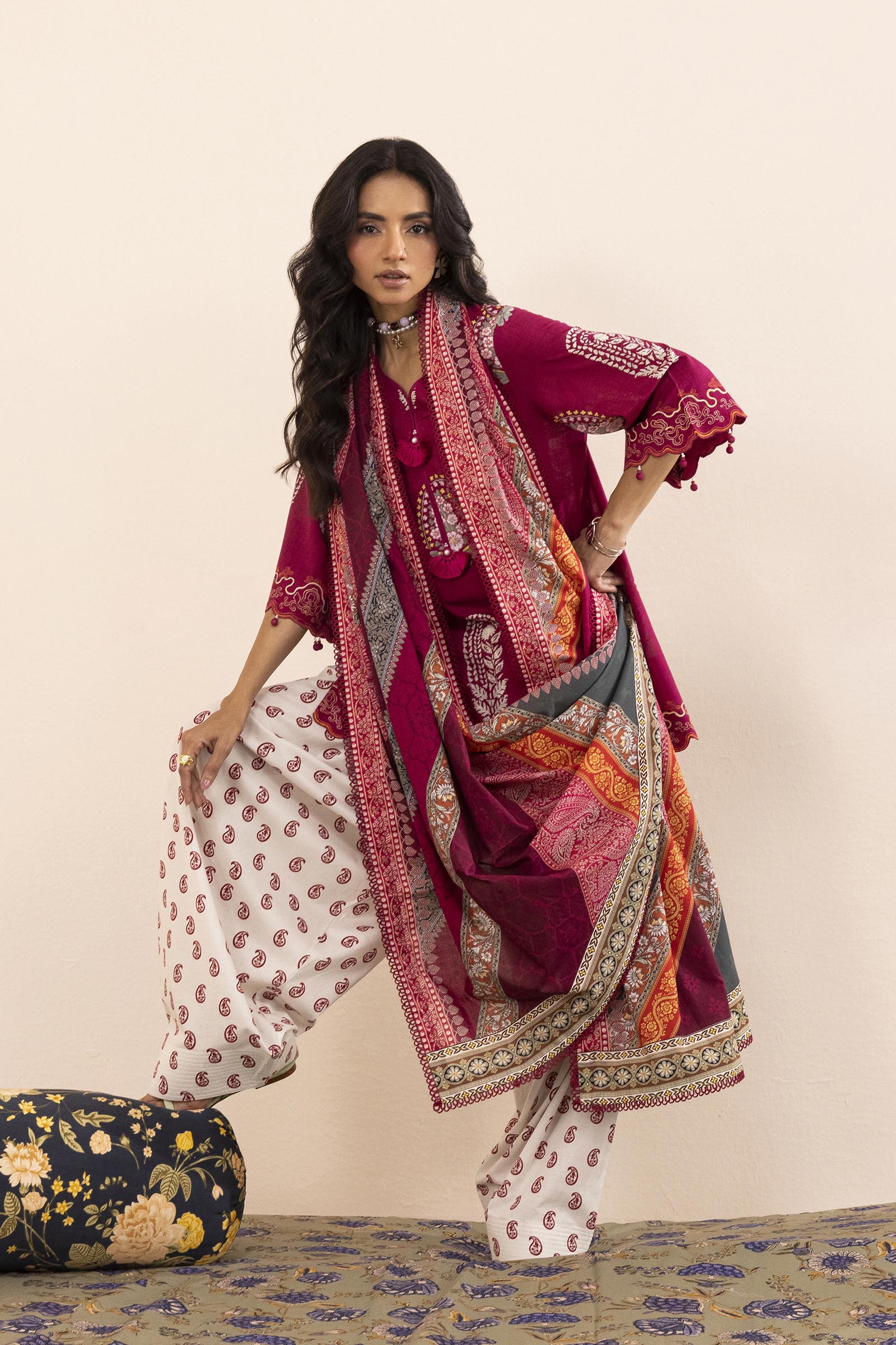 Unstitched 3 Piece Lawn Suit Main image