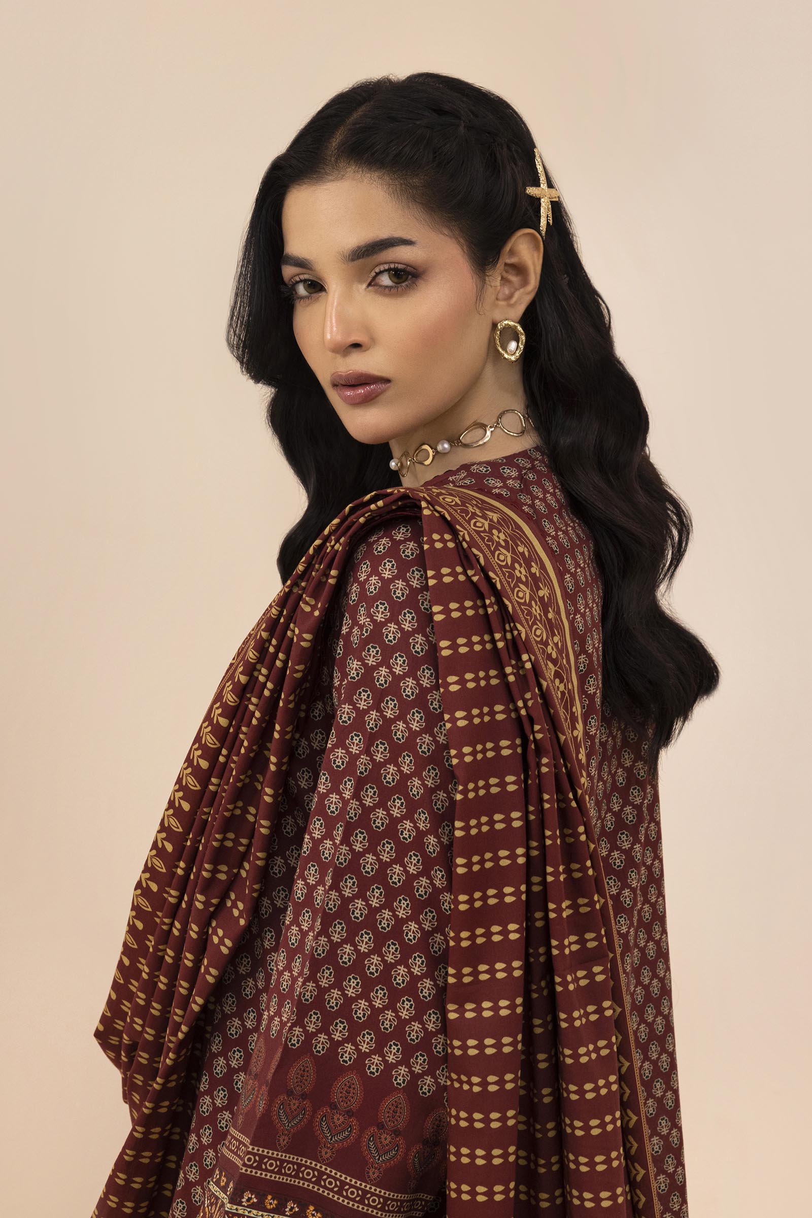 Unstitched 3 Piece Lawn Suit Secondary image