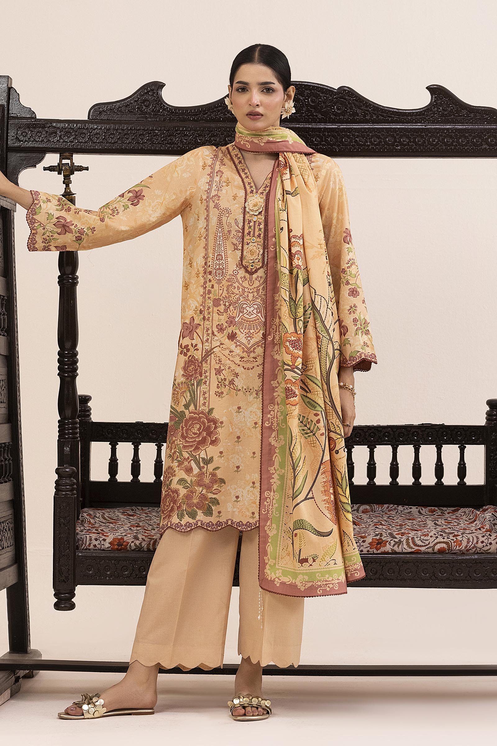 Unstitched 3 Piece Lawn Suit Main image