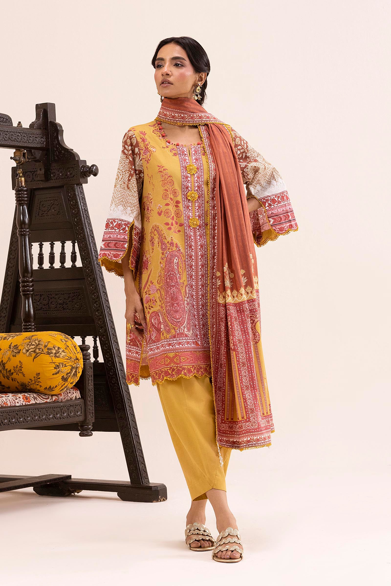 Unstitched 3 Piece Lawn Suit Main image
