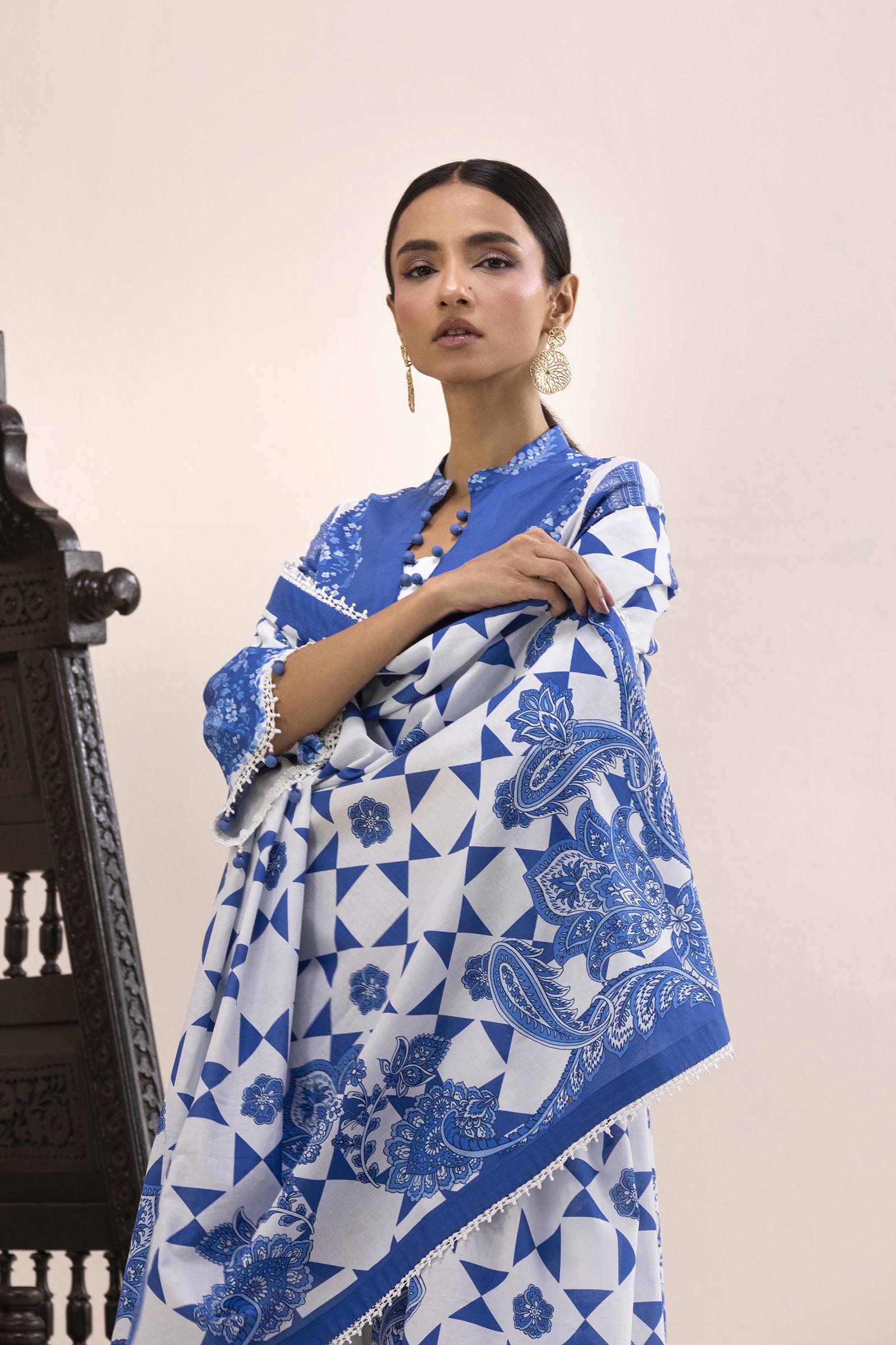 Unstitched 3 Piece Lawn Suit Secondary image
