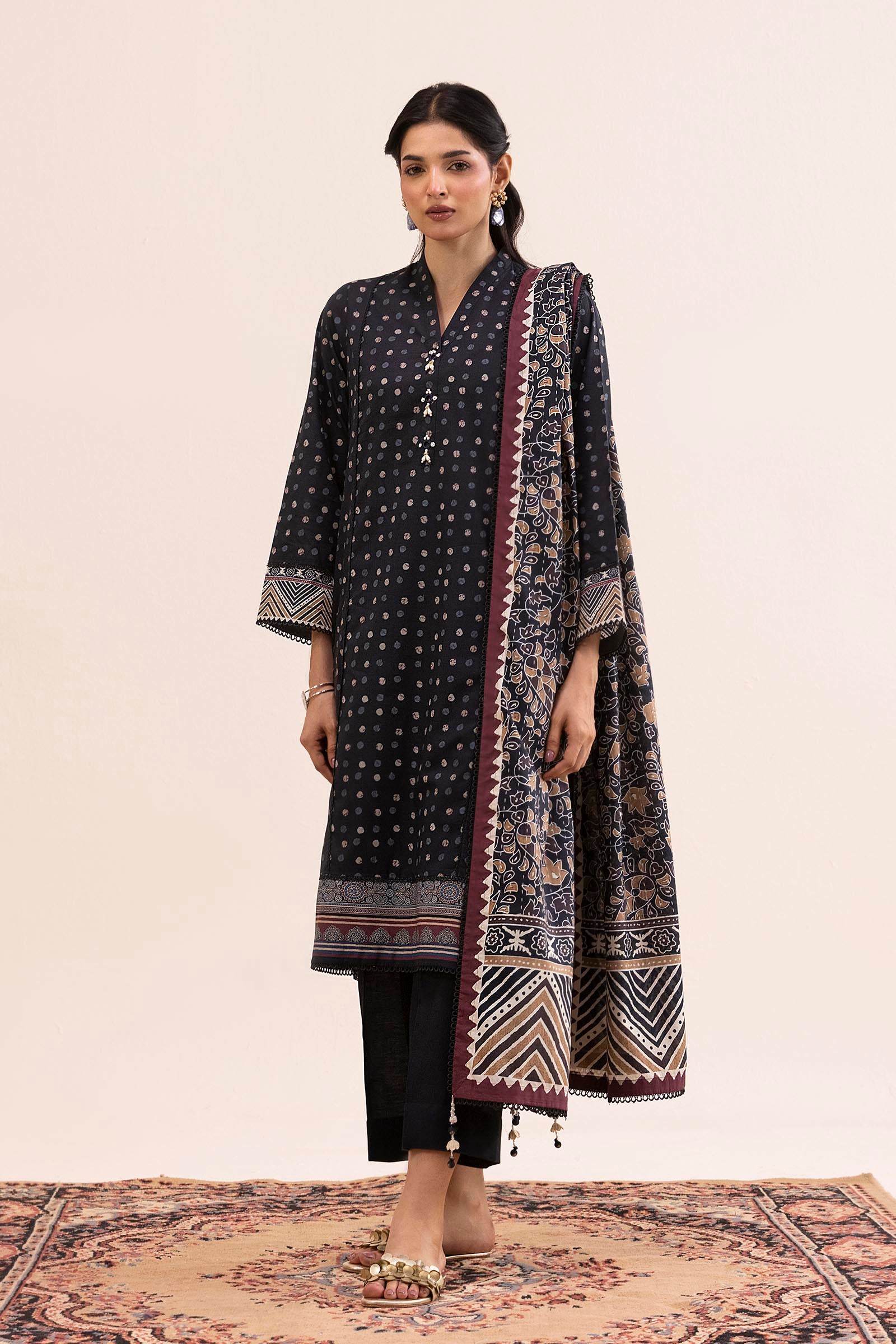 Unstitched 3 Piece Lawn Suit Main image