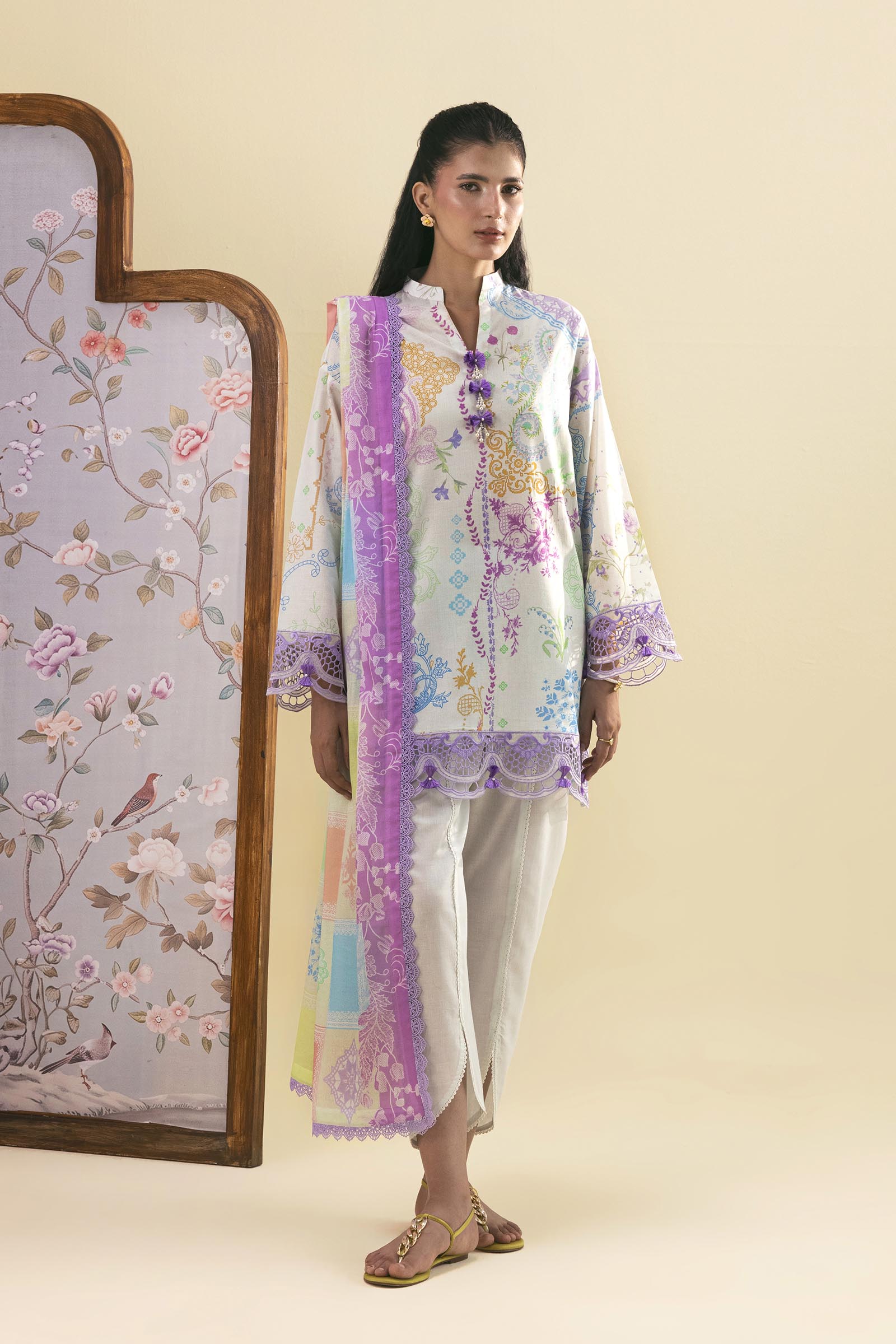Unstitched Embroidered 3 Piece Lawn Suit Main image