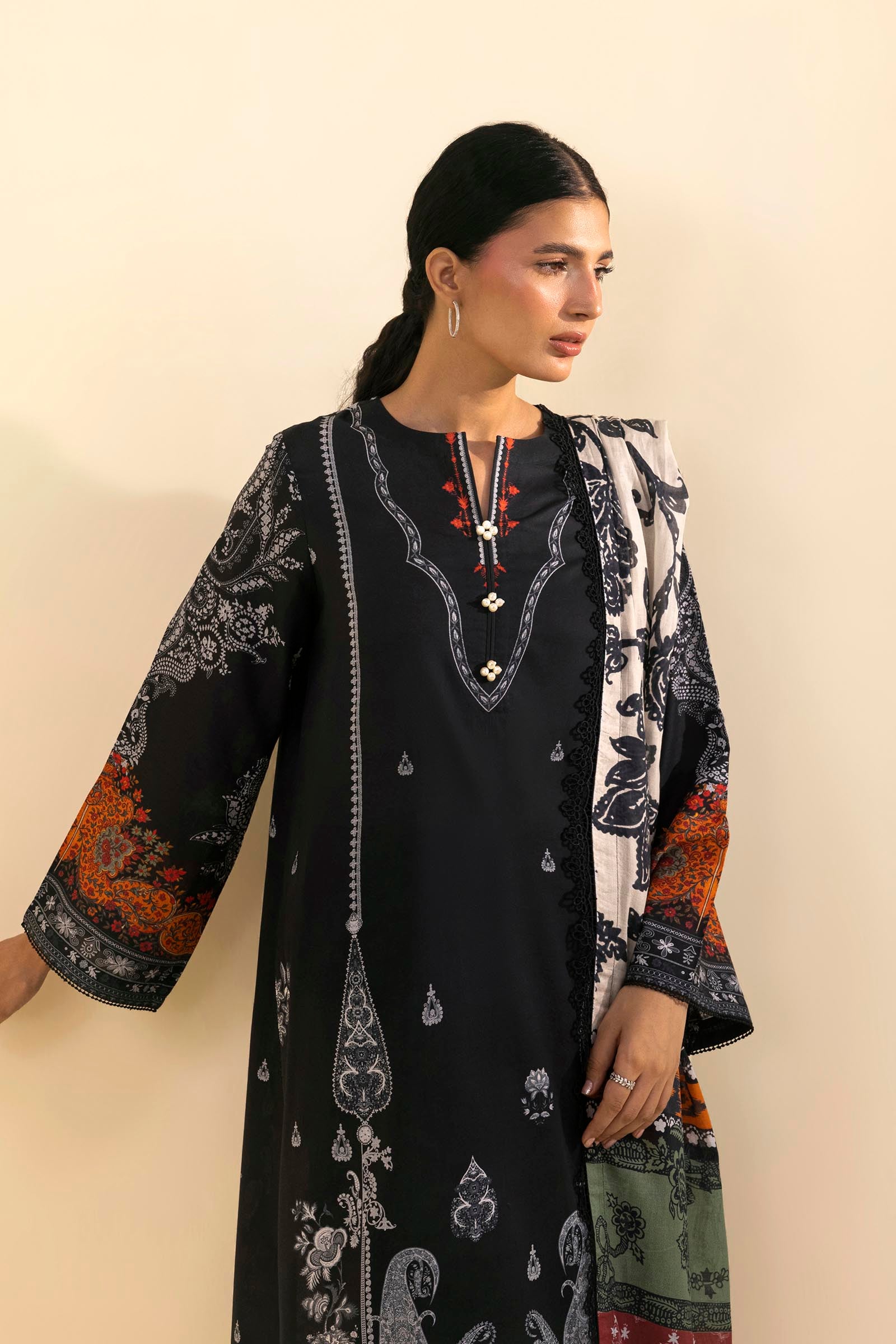 Unstitched Embroidered 3 Piece Lawn Suit Secondary image