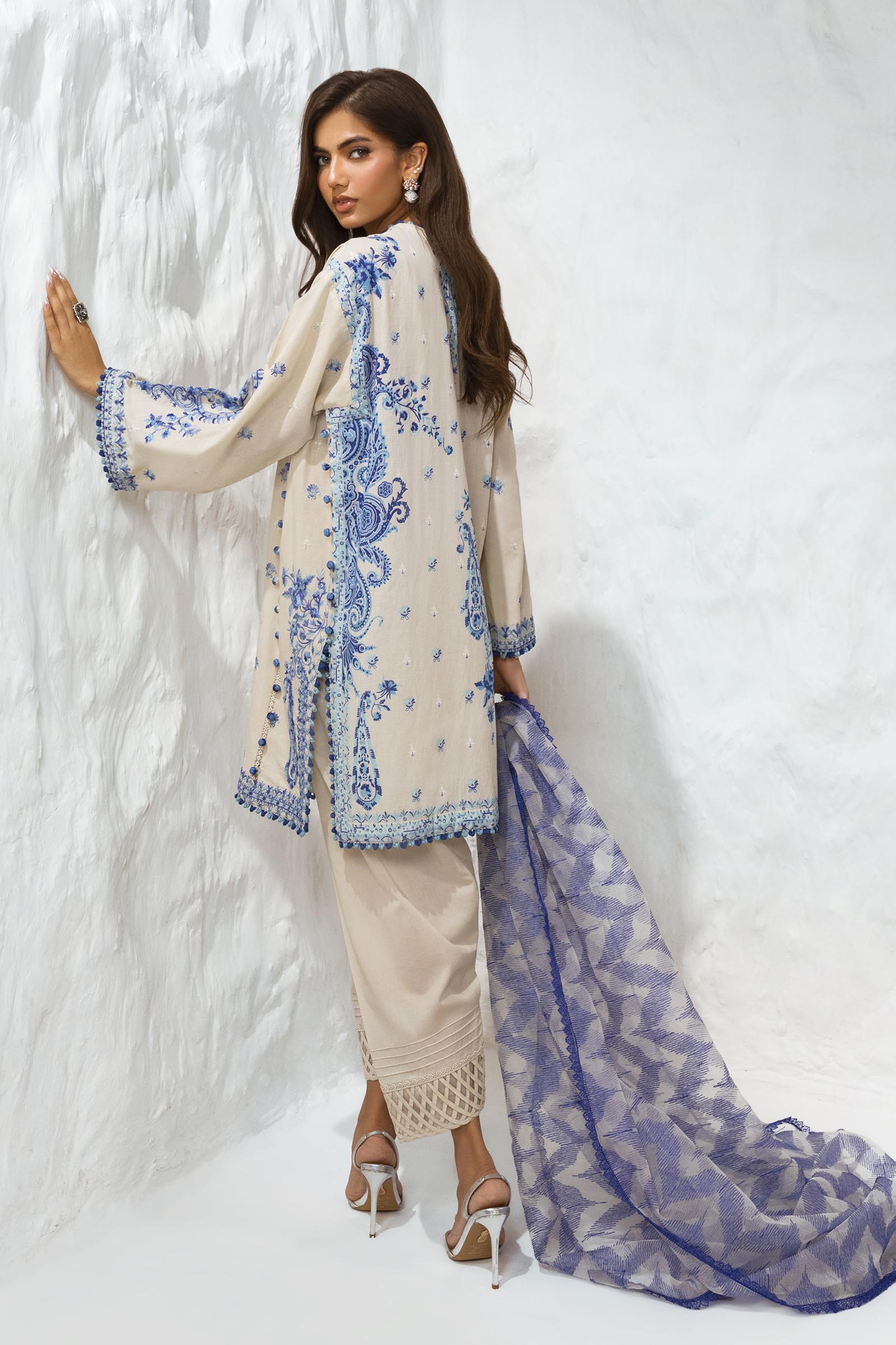 Unstitched 3 Piece Lawn Suit Secondary image