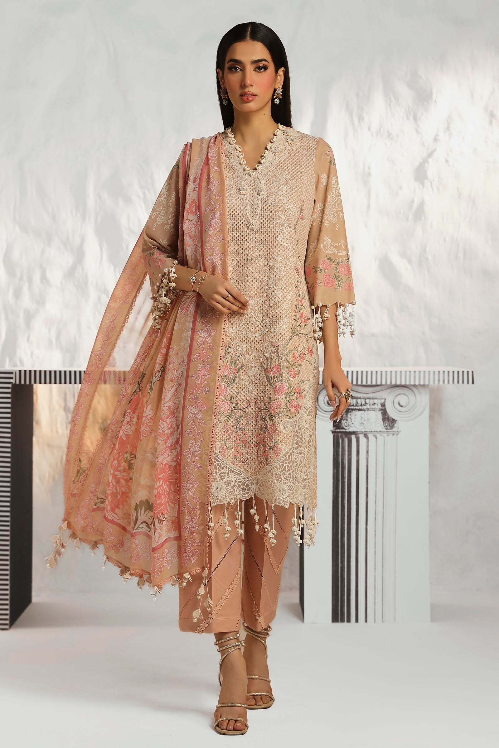 Unstitched 3 Piece Lawn Suit Main image