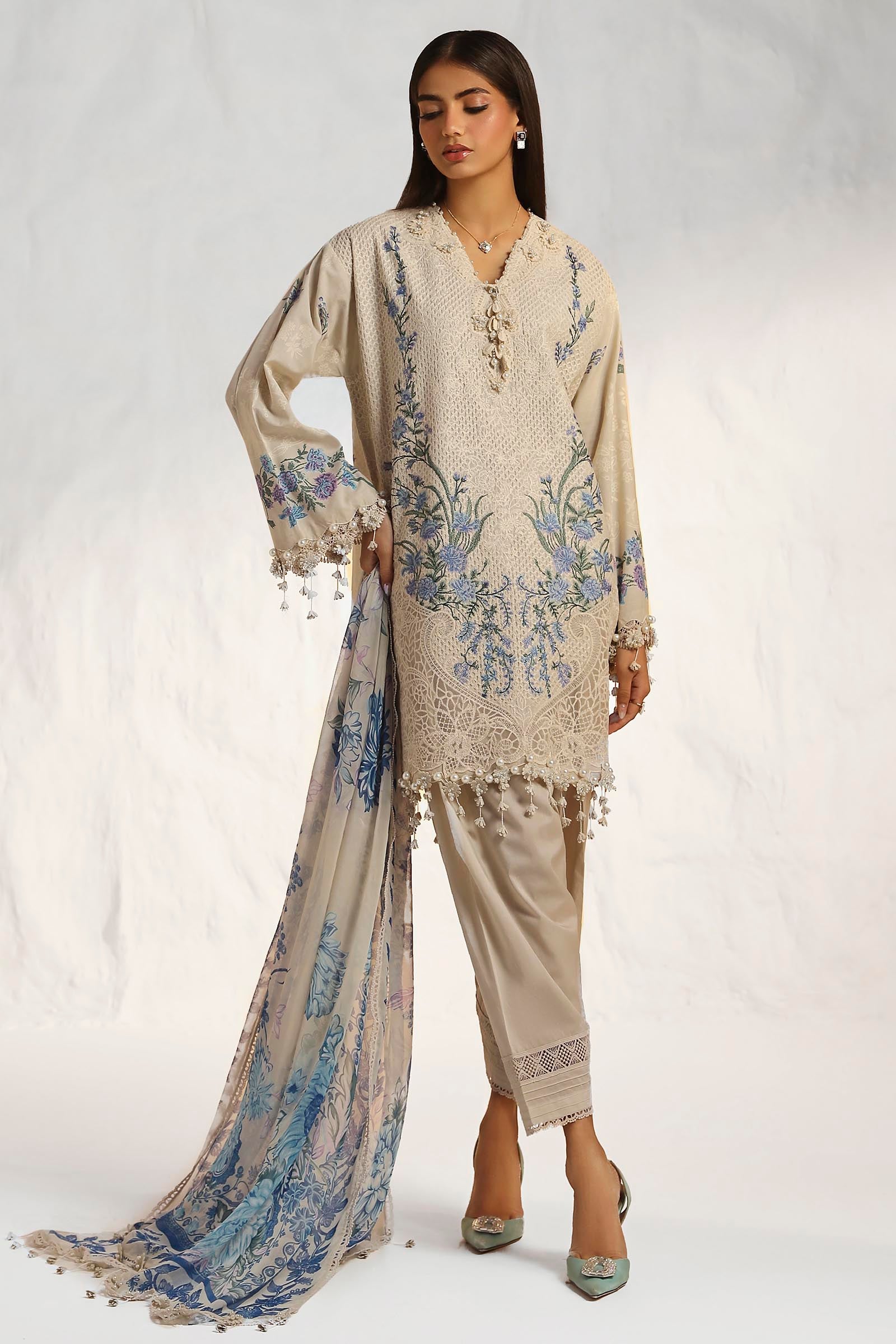 Unstitched 3 Piece Lawn Suit Main image