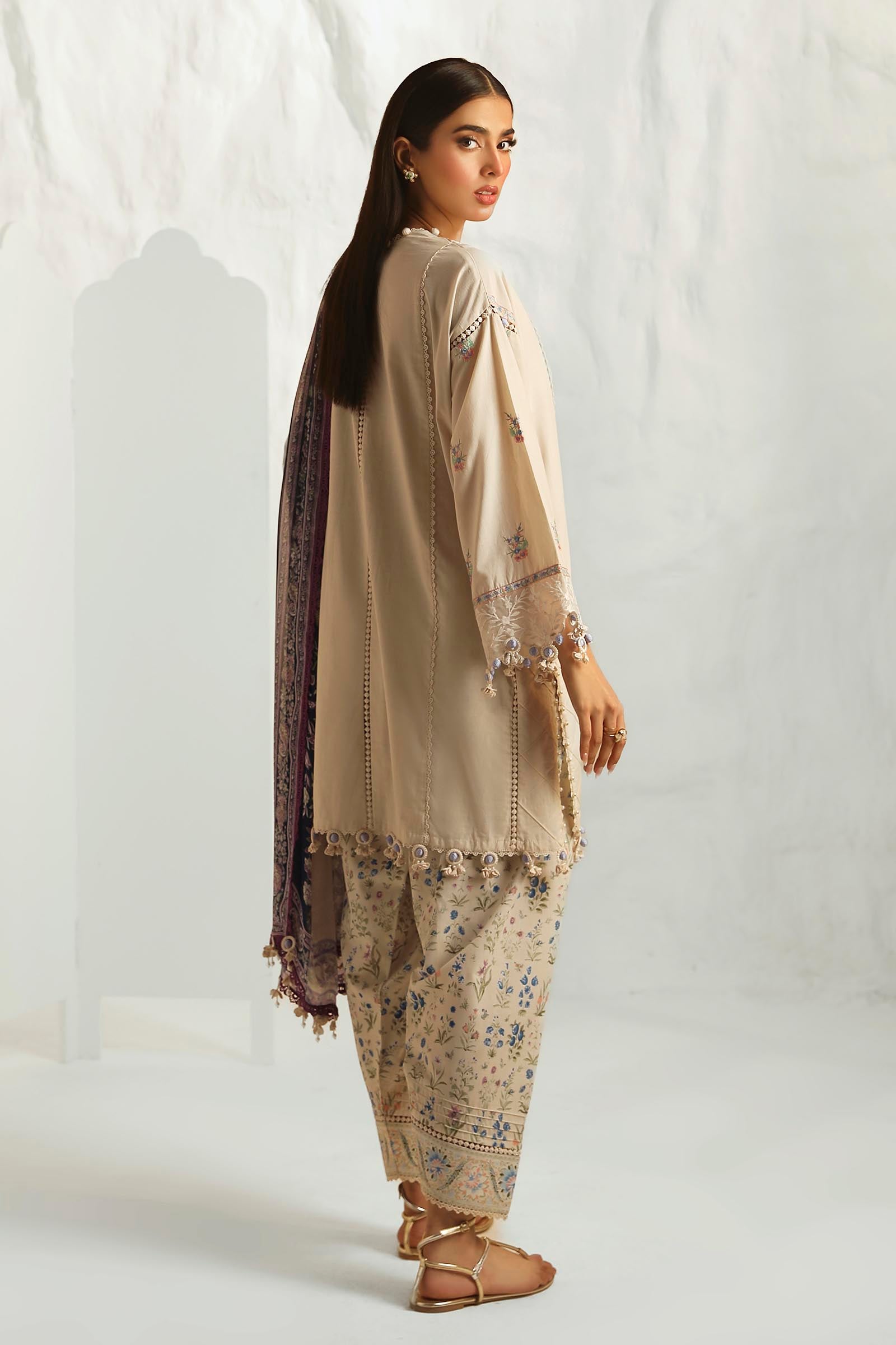 Unstitched 3 Piece Lawn Suit