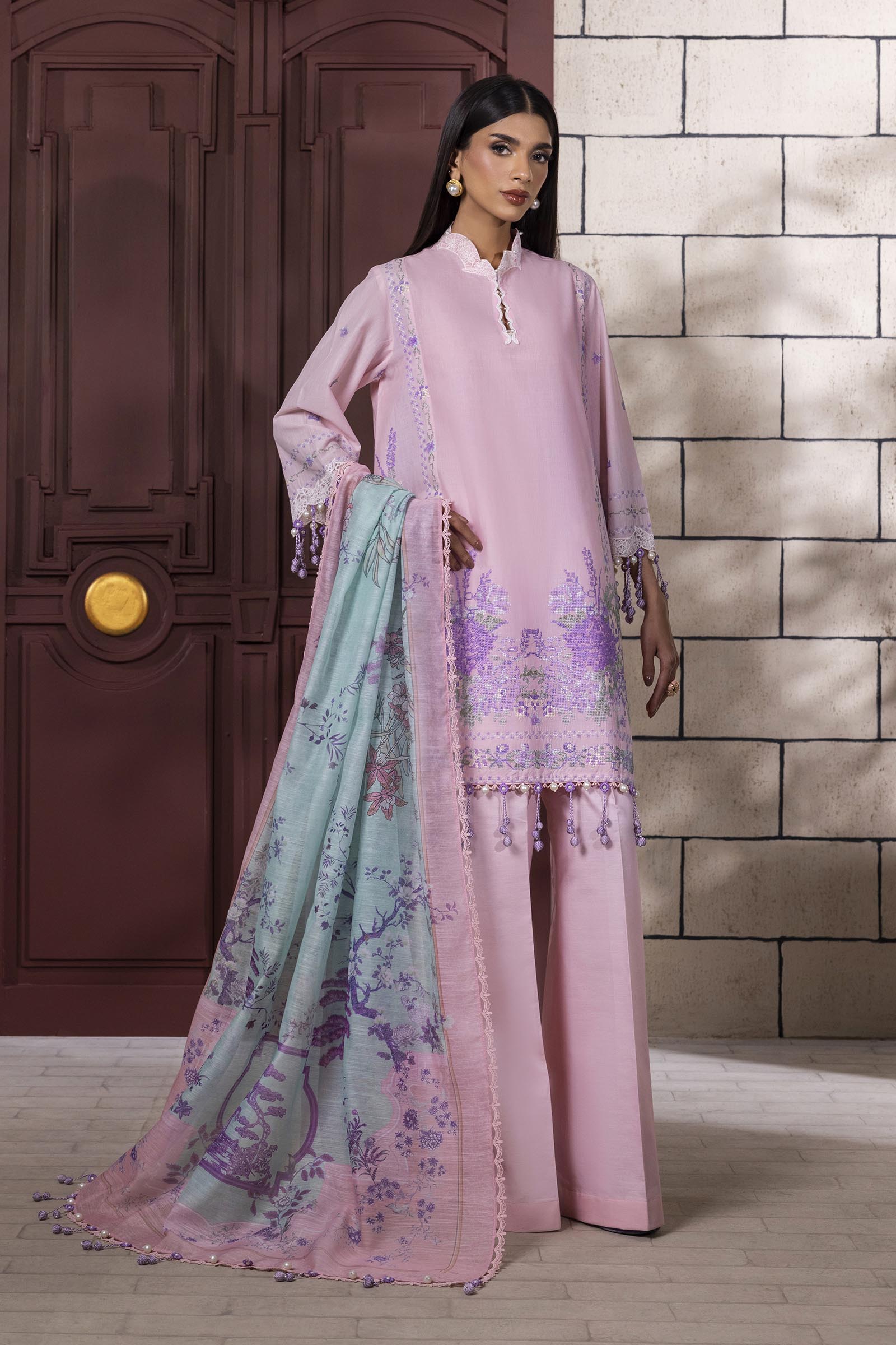 Unstitched 3 Piece Lawn Suit Main image